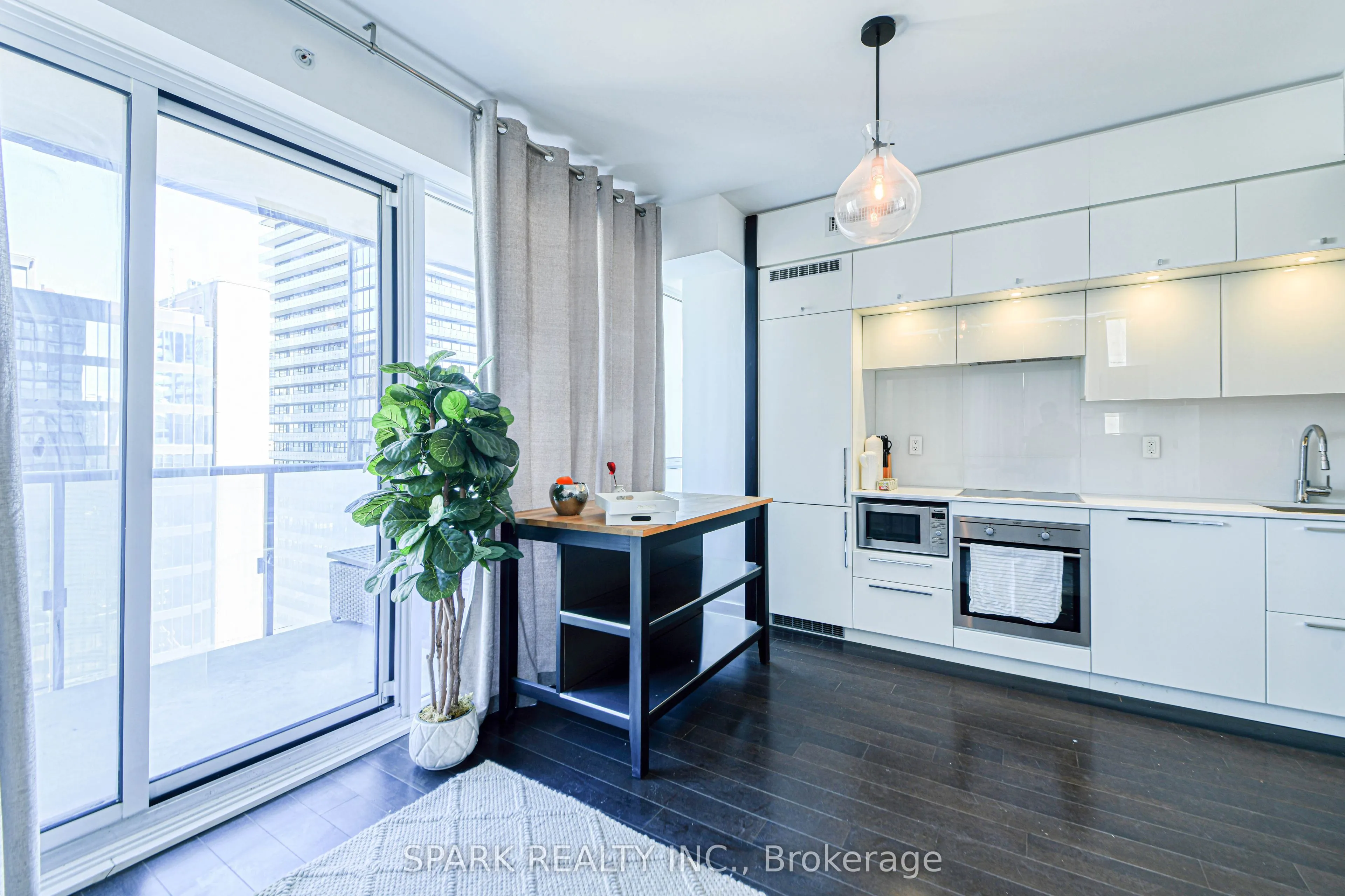 15 Grenville Street, #2405