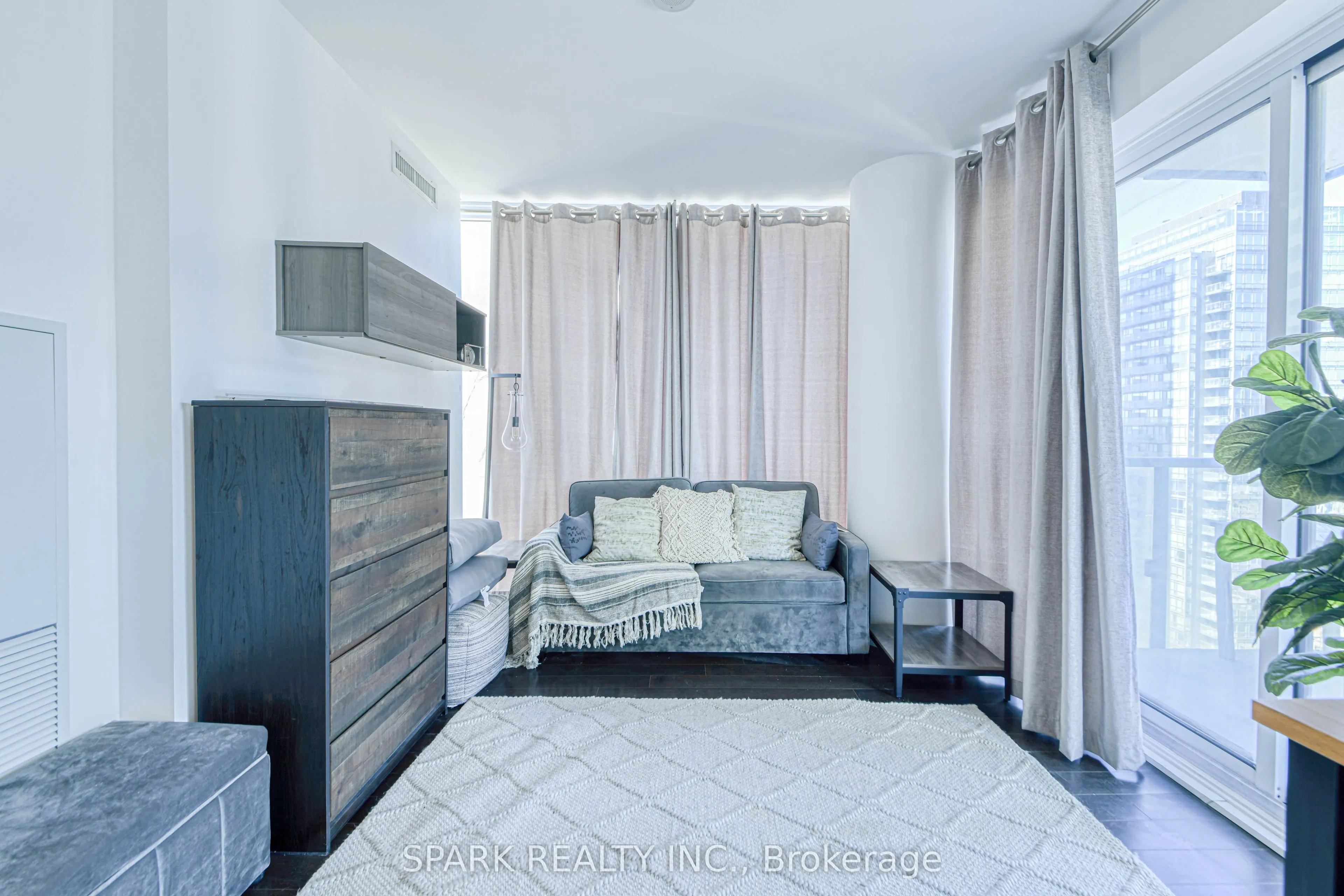 15 Grenville Street, #2405