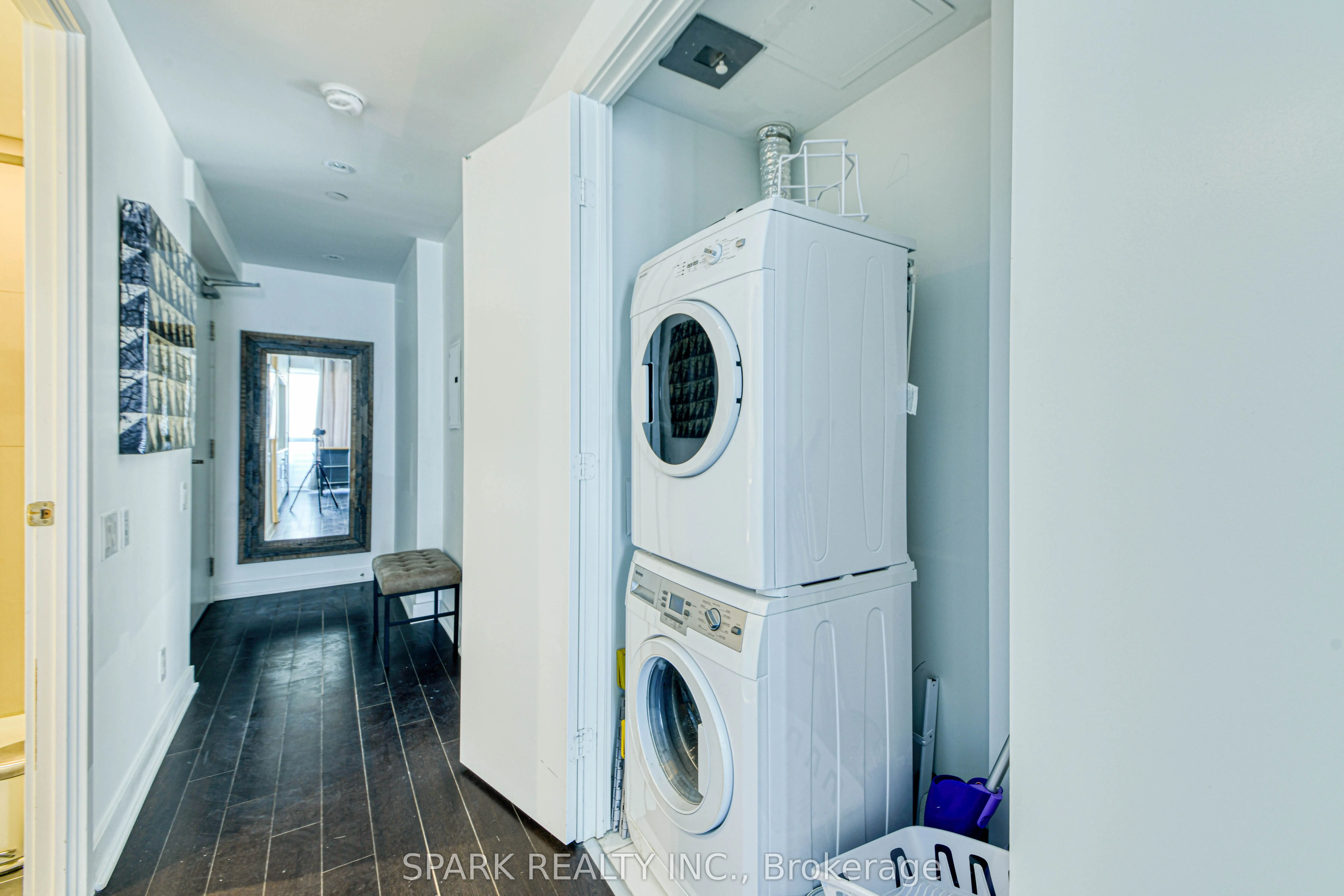 15 Grenville Street, #2405