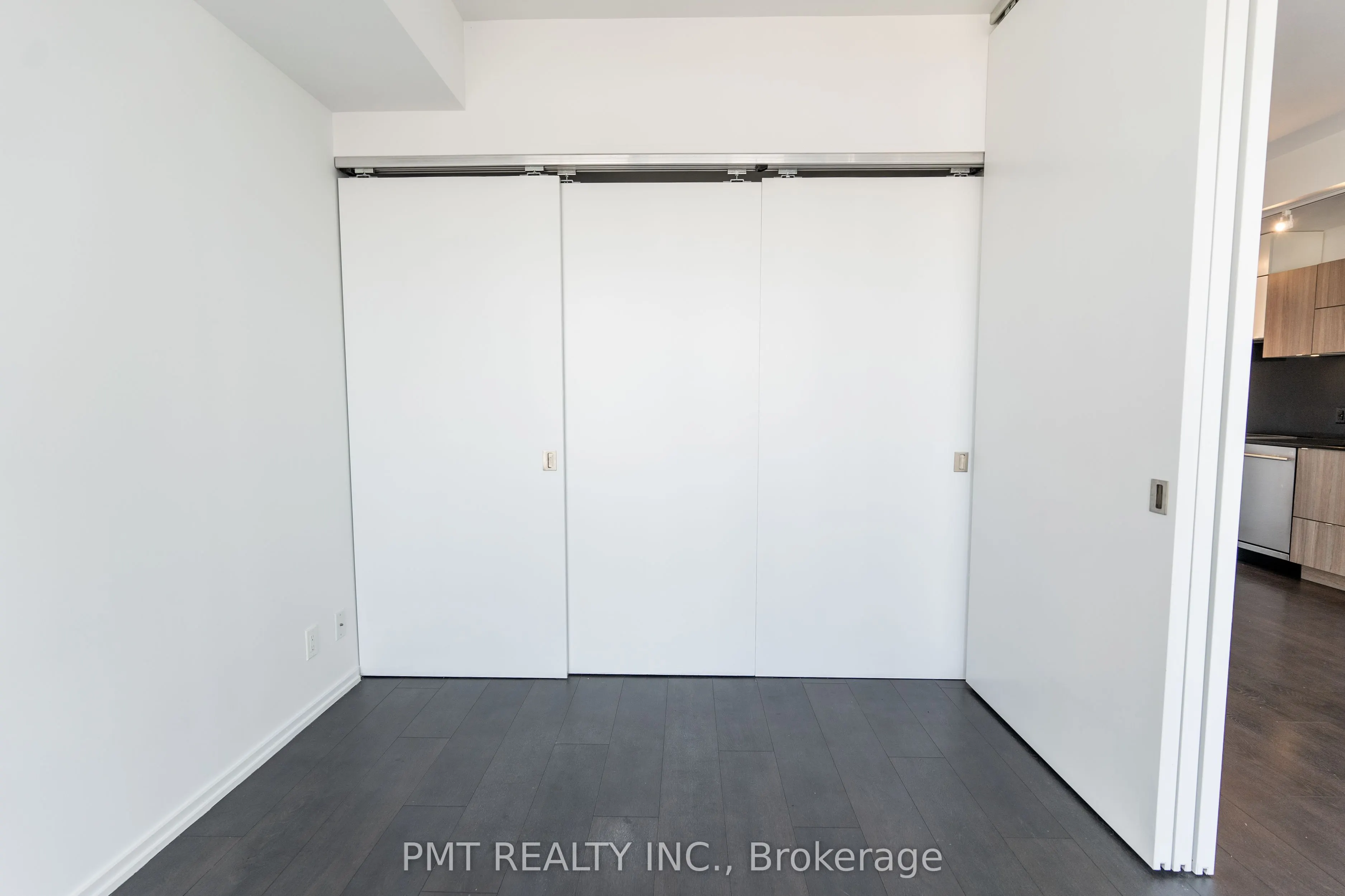 125 Peter Street, #1403