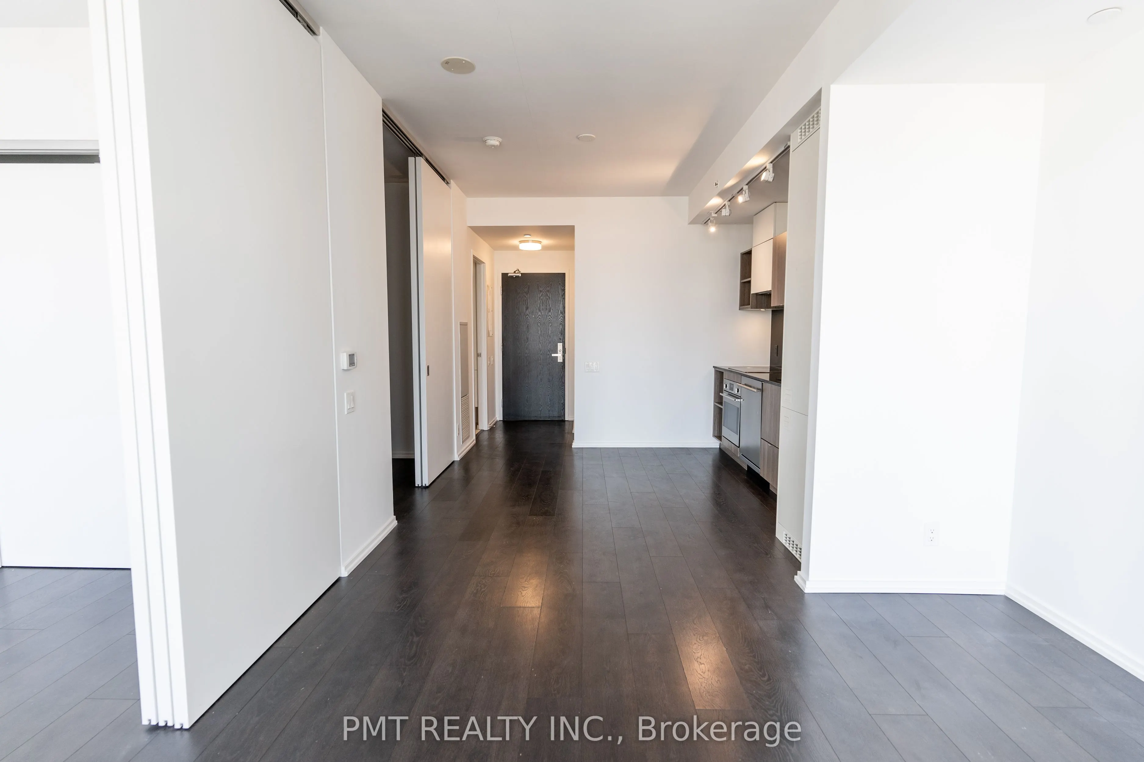 125 Peter Street, #1403