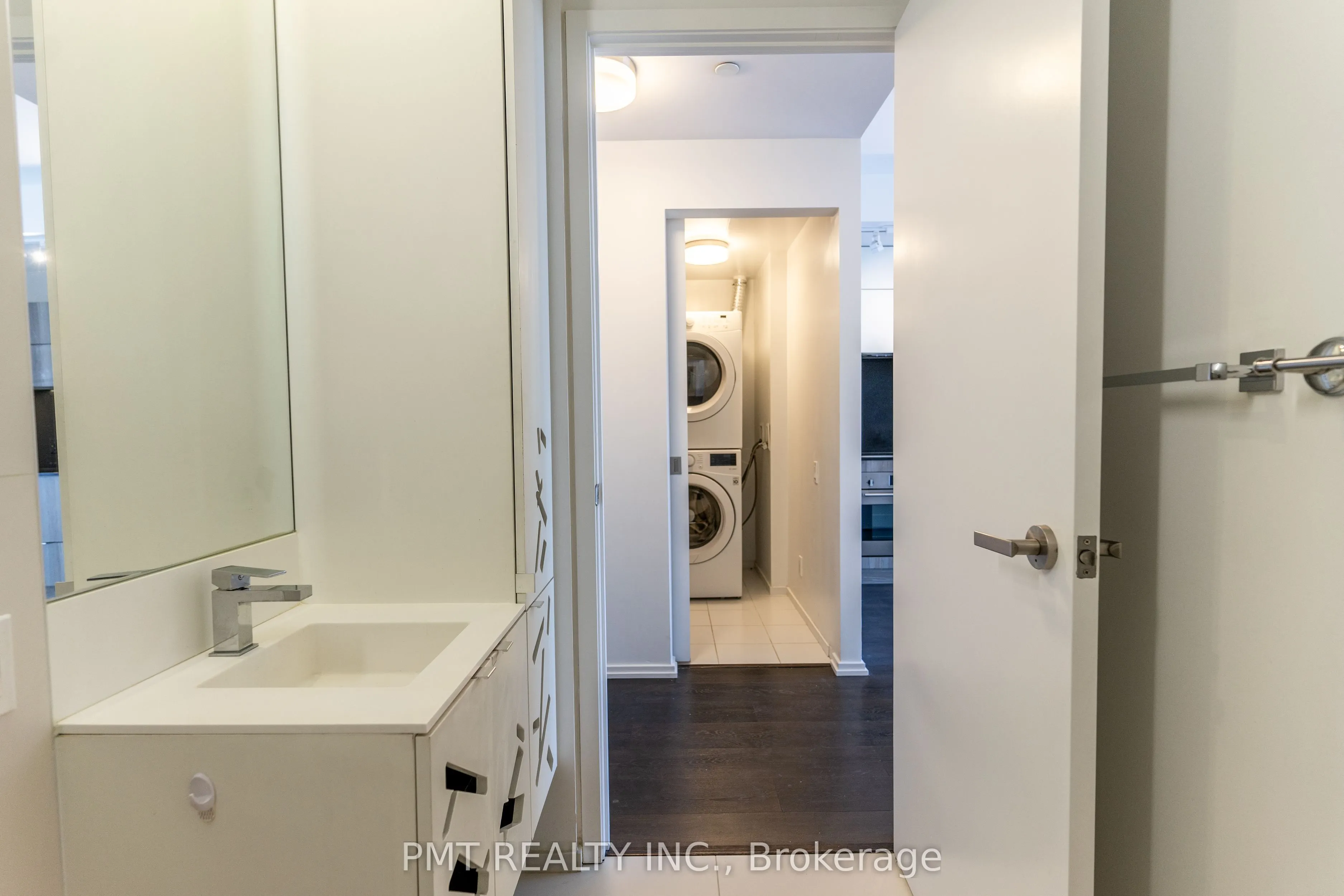 125 Peter Street, #1403