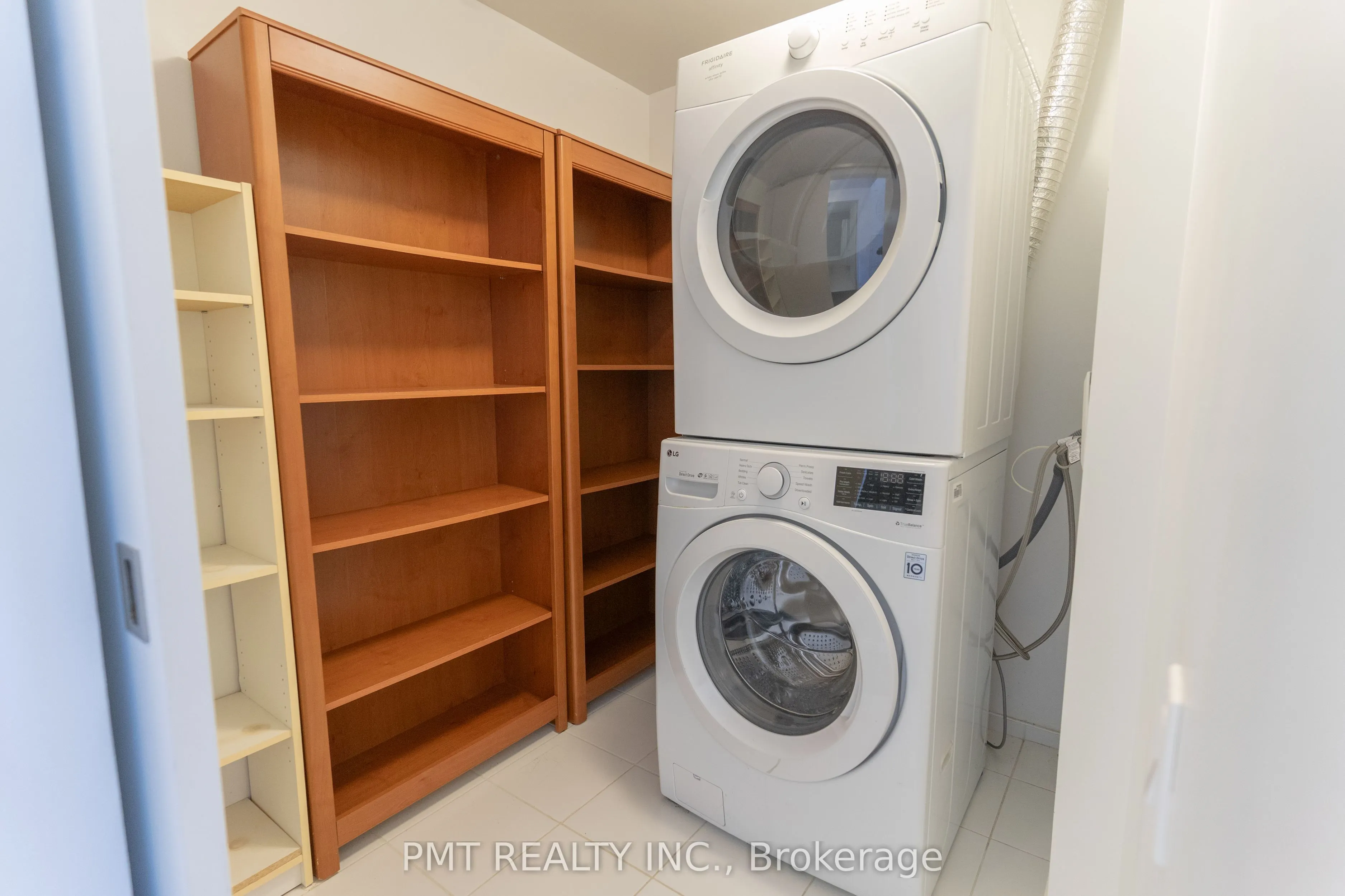 125 Peter Street, #1403