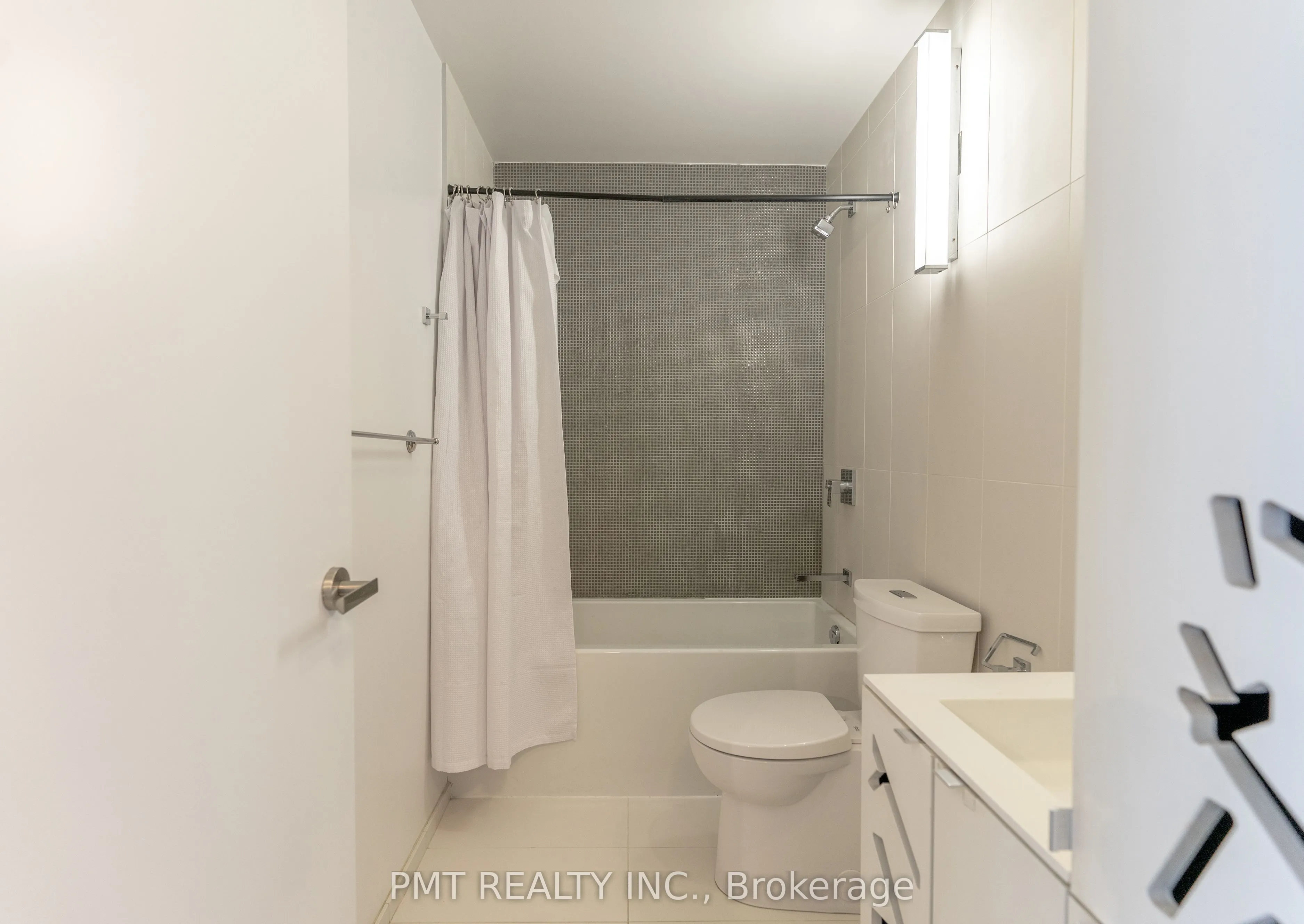 125 Peter Street, #1403