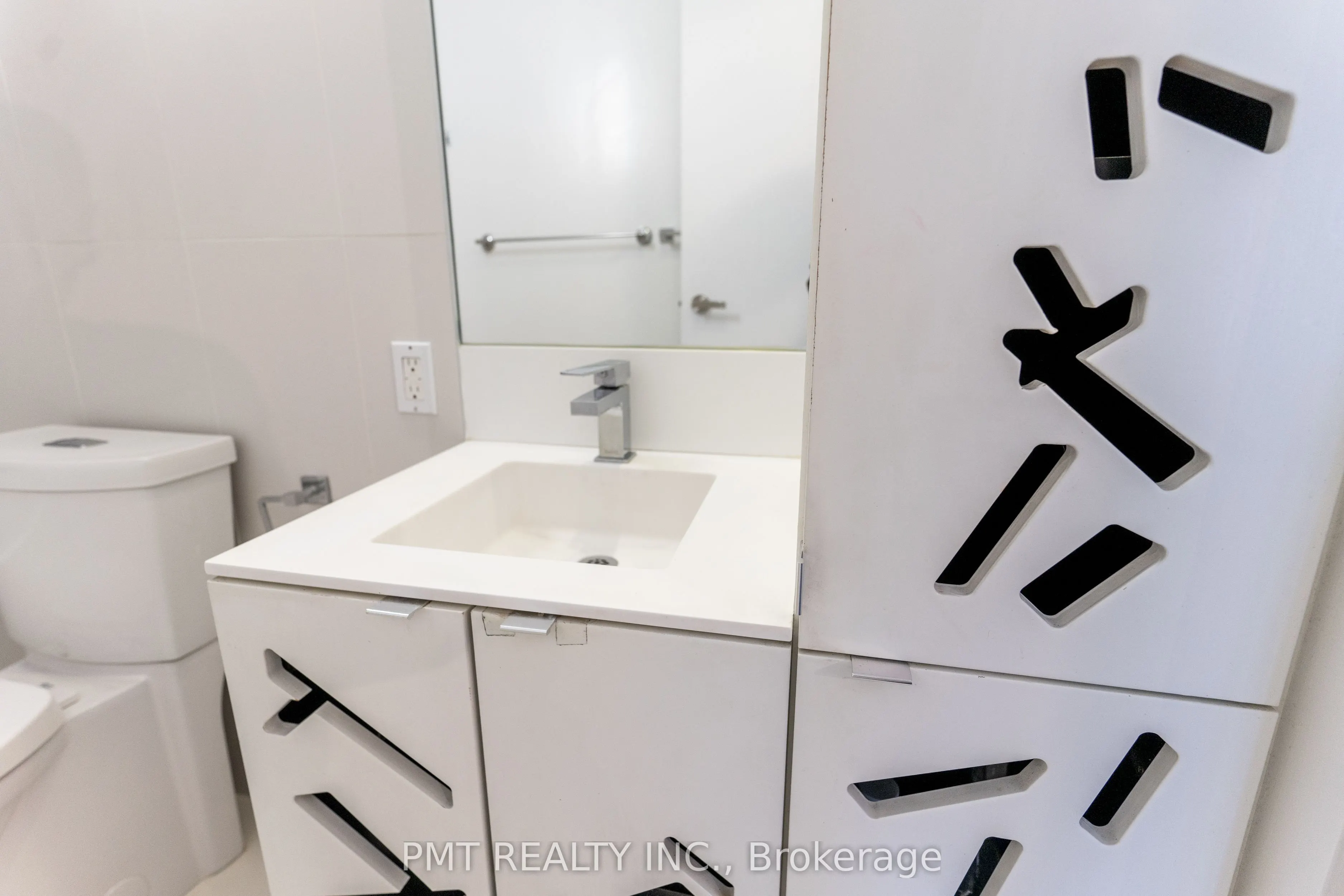 125 Peter Street, #1403