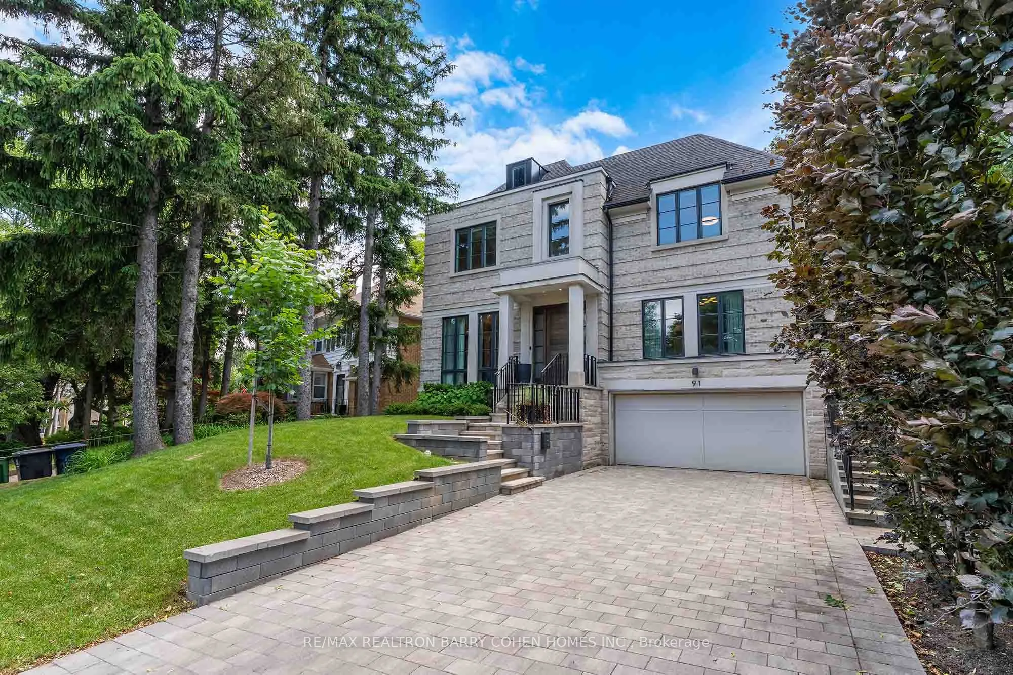 91 Lawrence Crescent