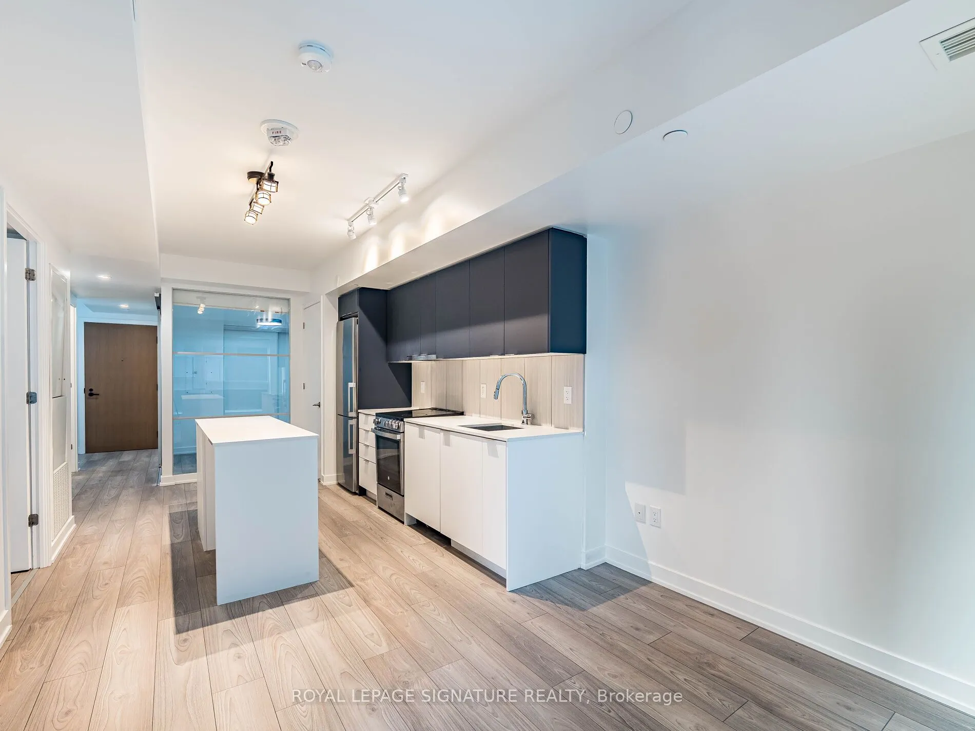 8 Tippett Road, #525