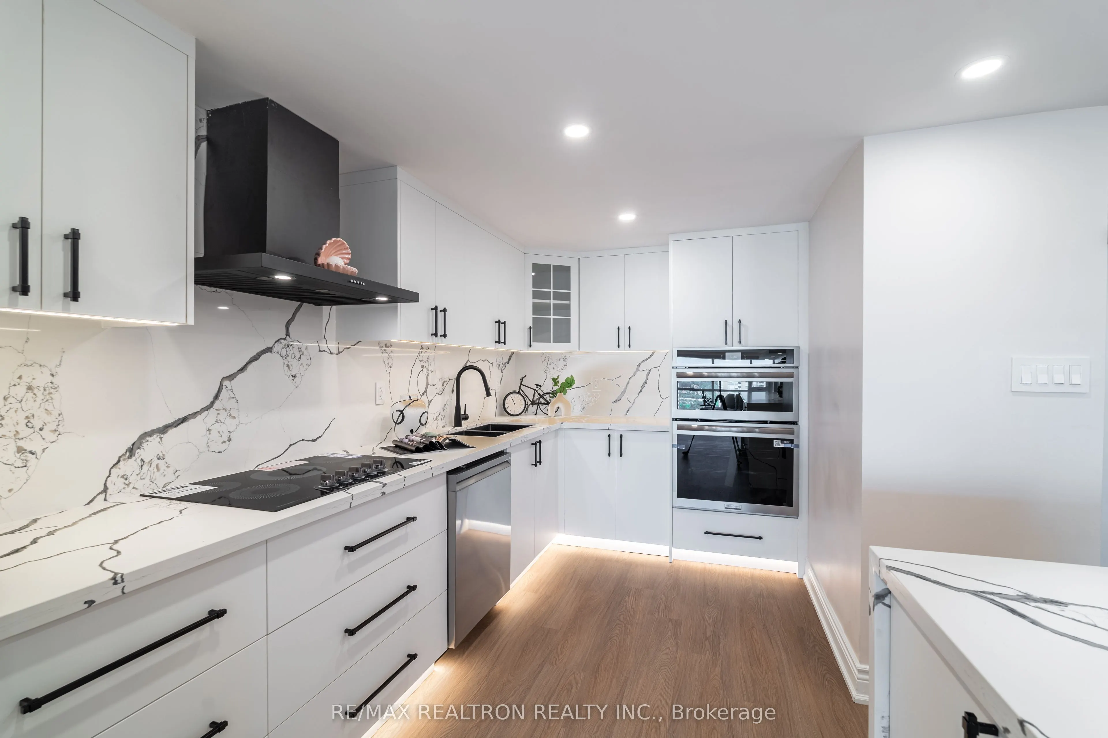 1555 Finch Avenue E, #3002