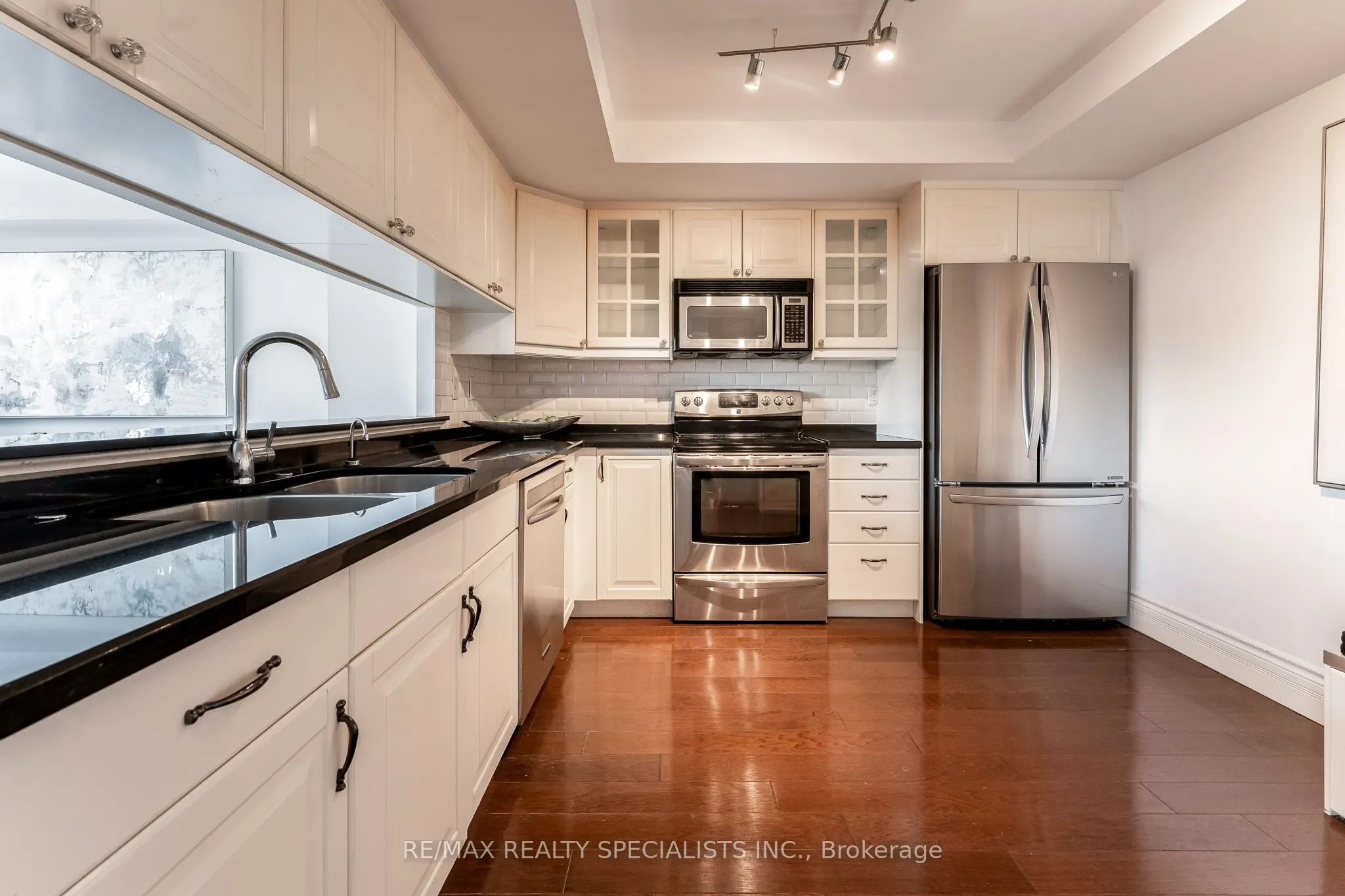65 Skymark Drive, #201