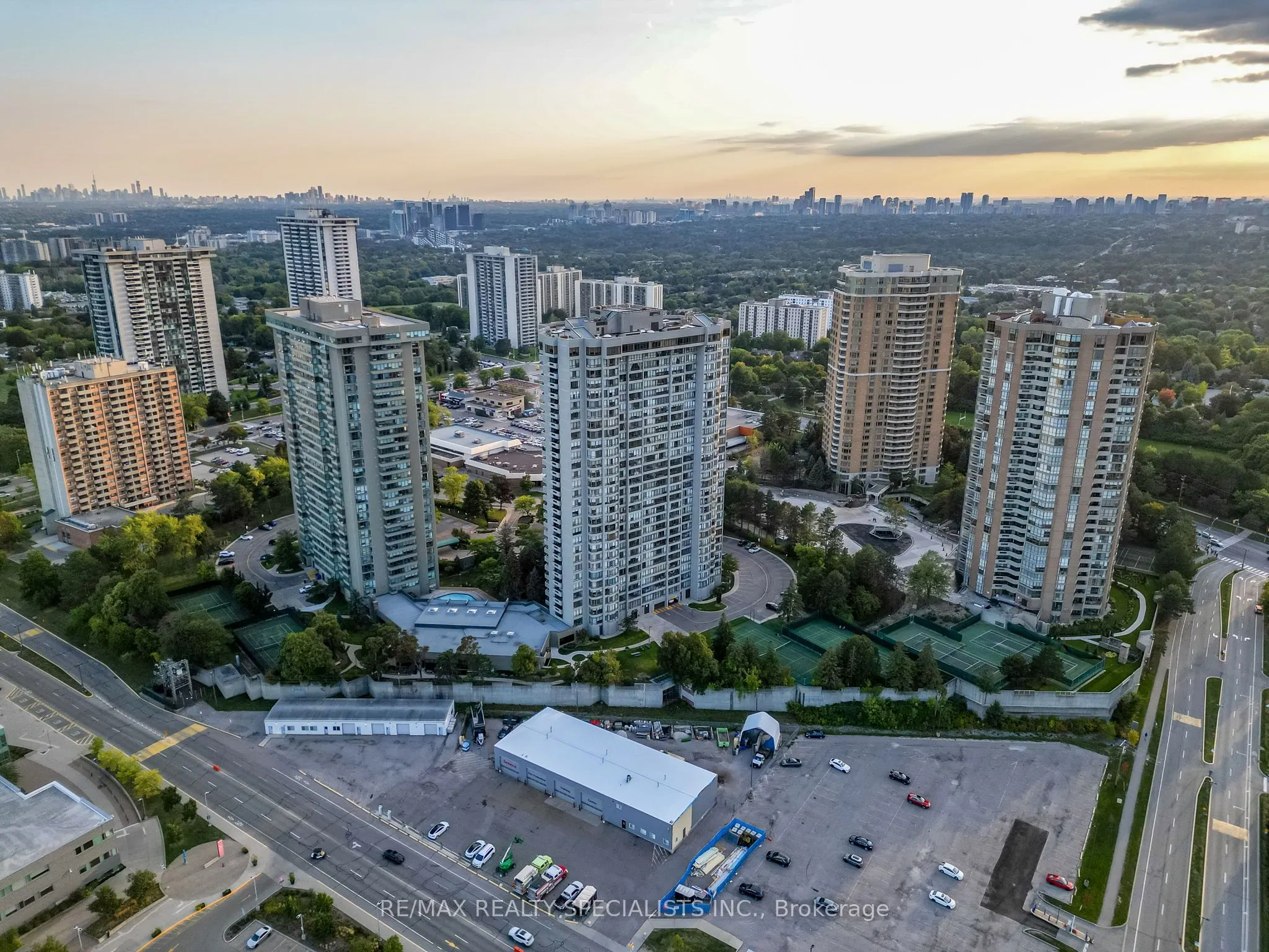 65 Skymark Drive, #201