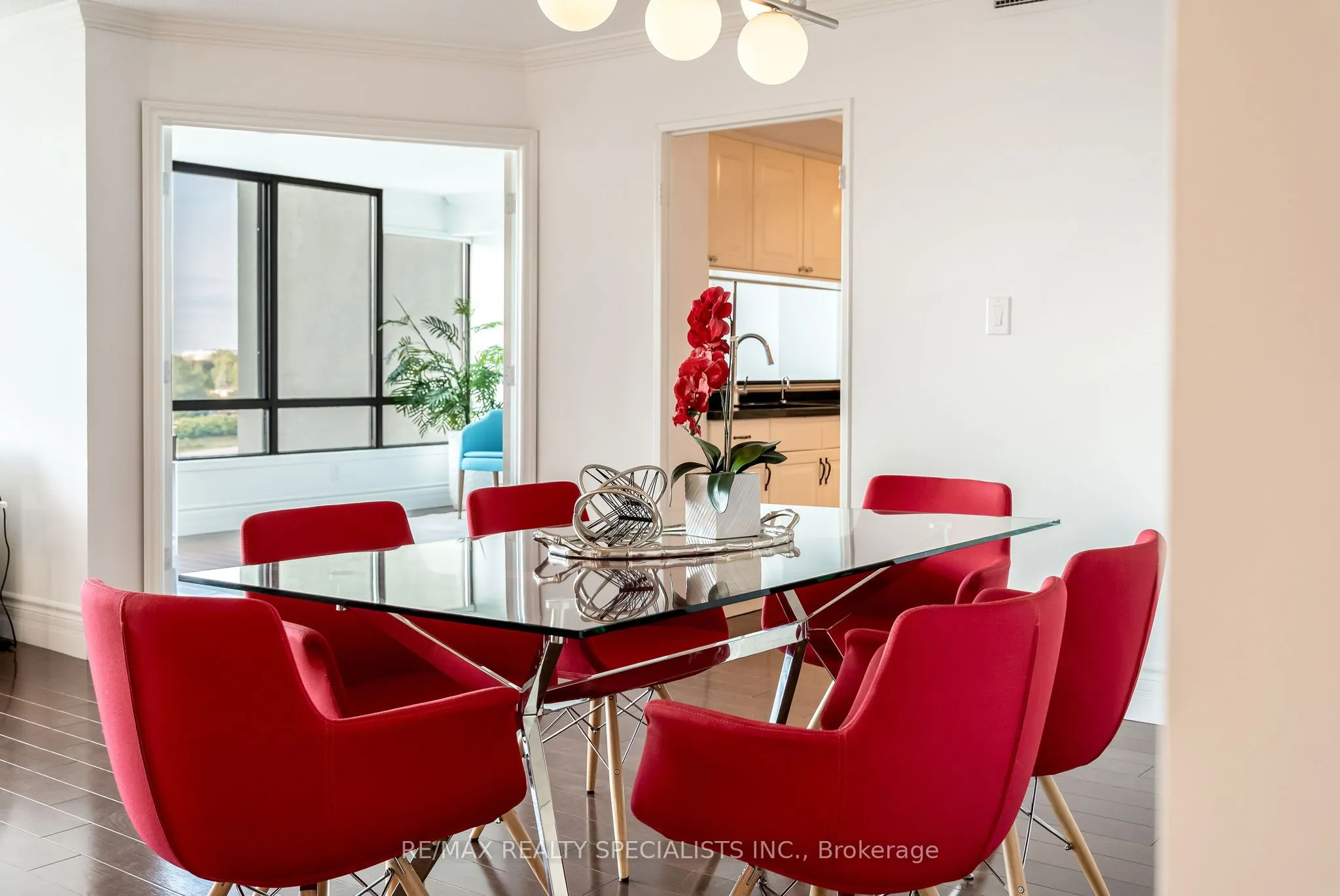 65 Skymark Drive, #201