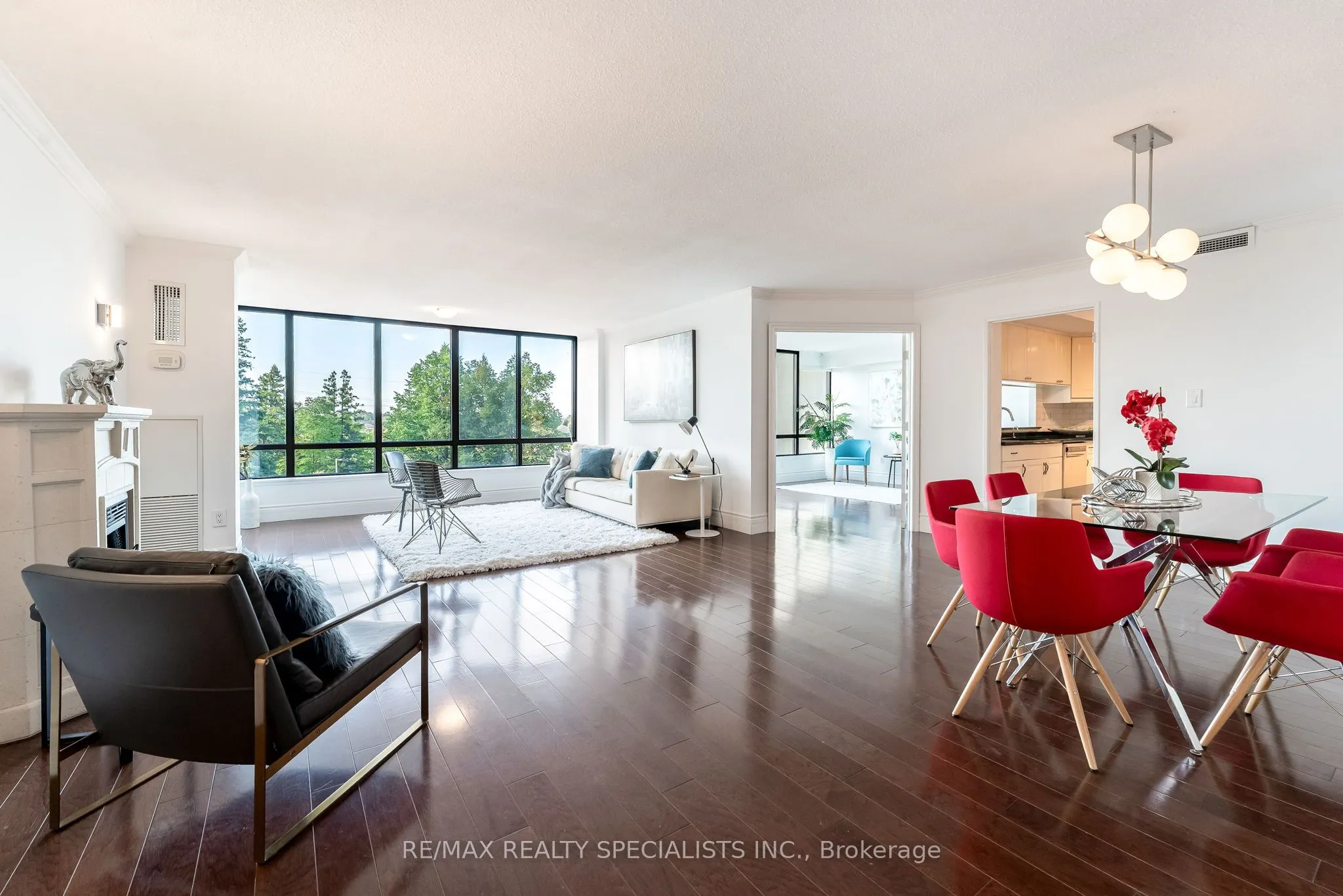 65 Skymark Drive, #201