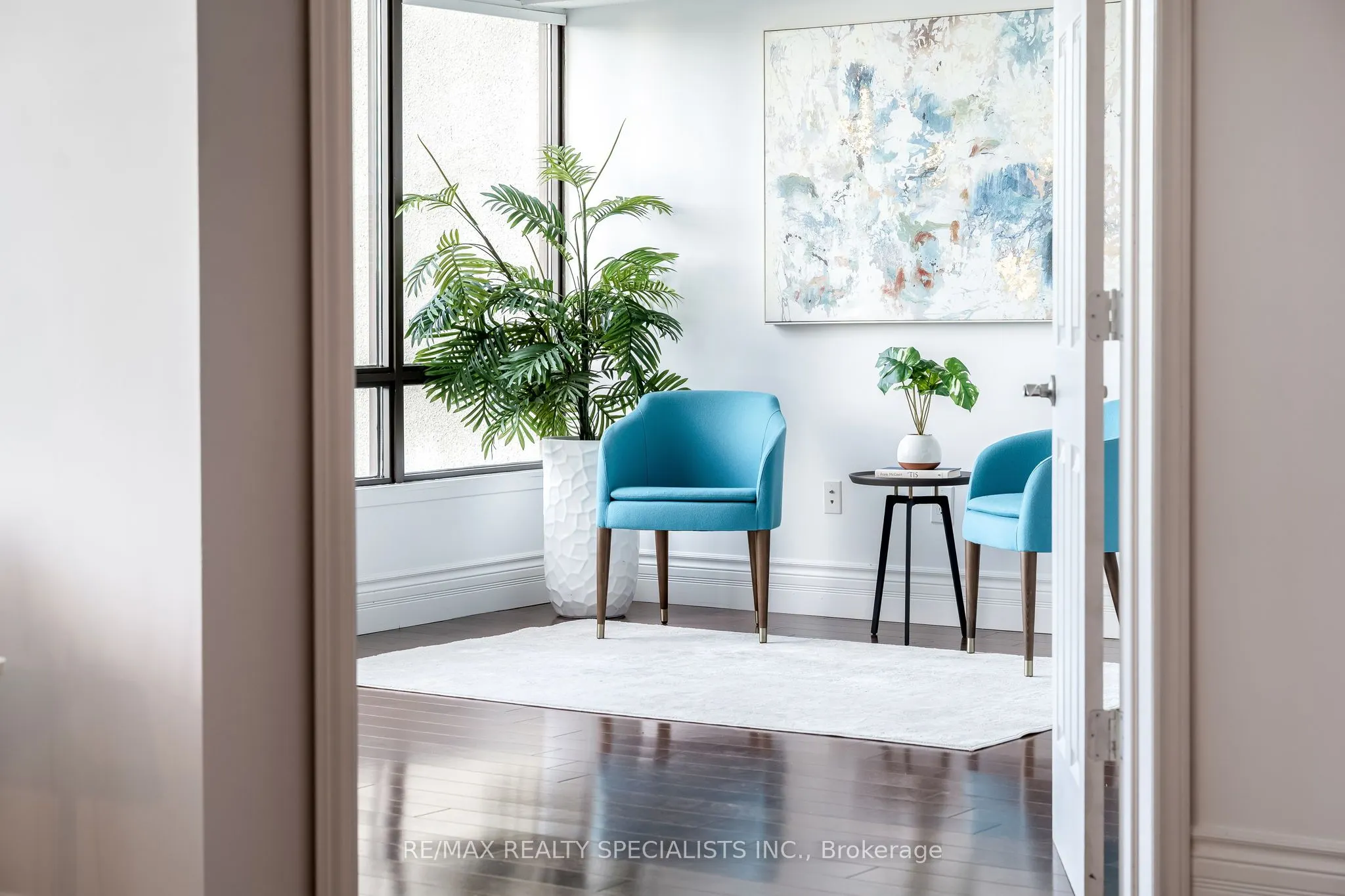 65 Skymark Drive, #201