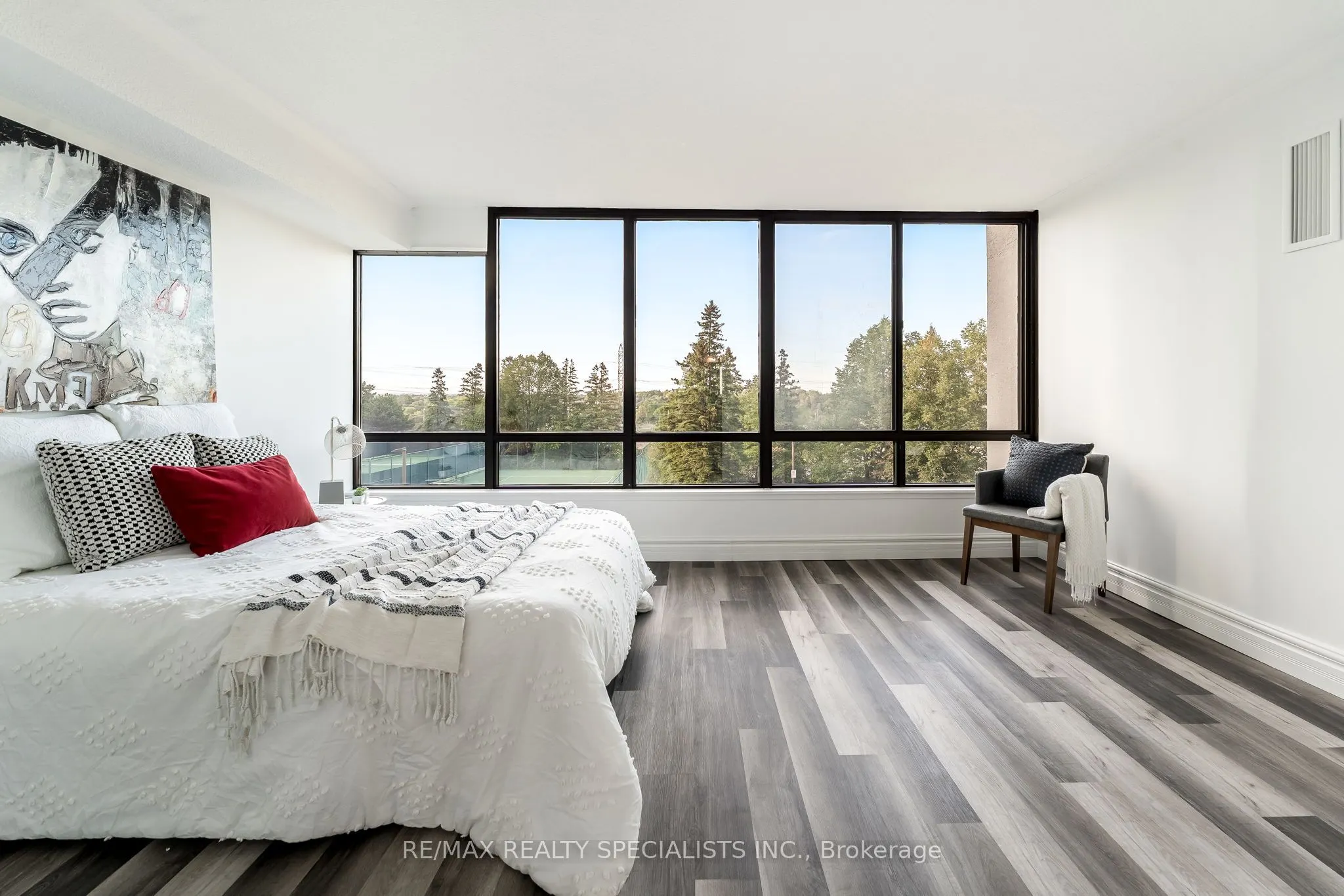 65 Skymark Drive, #201