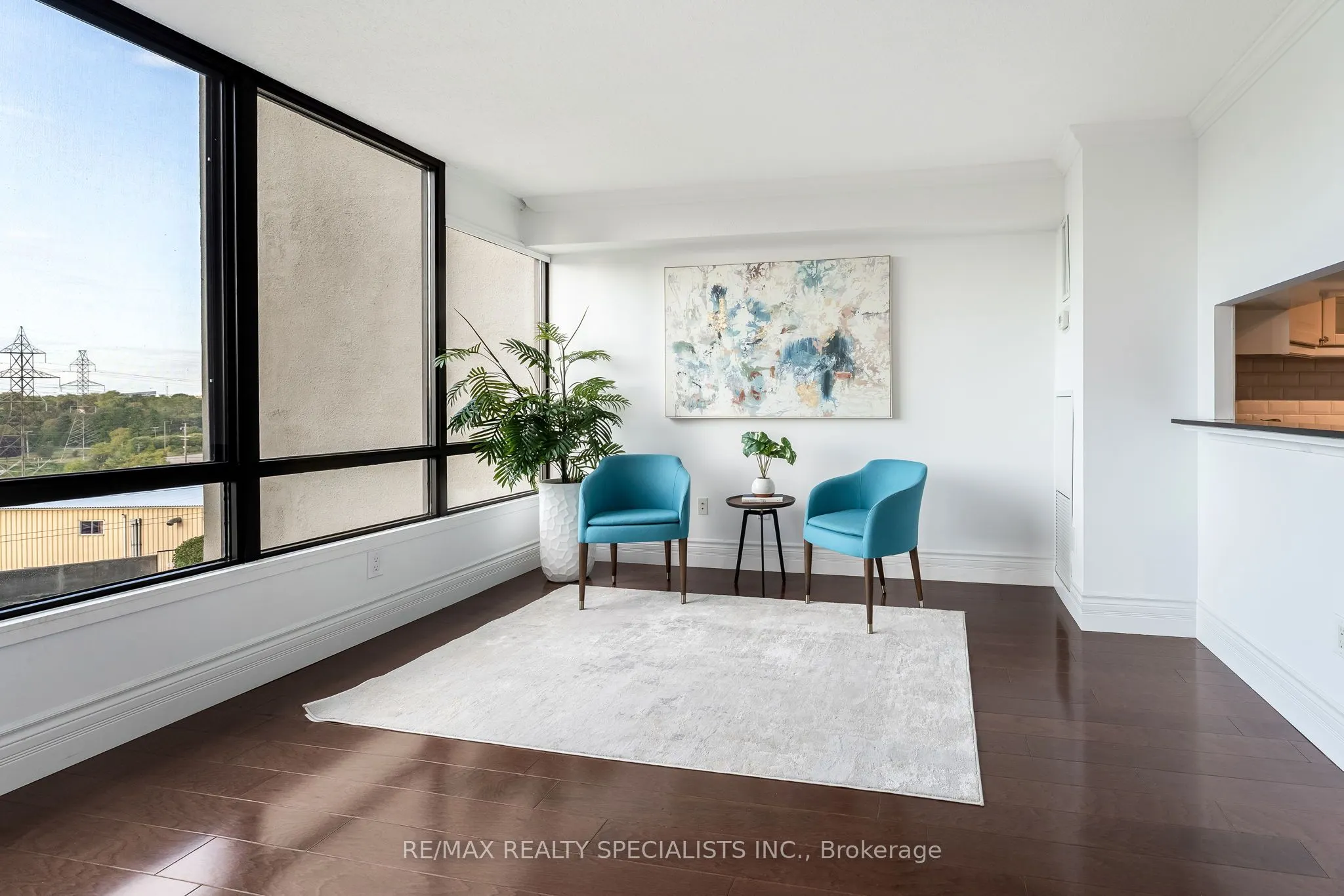 65 Skymark Drive, #201