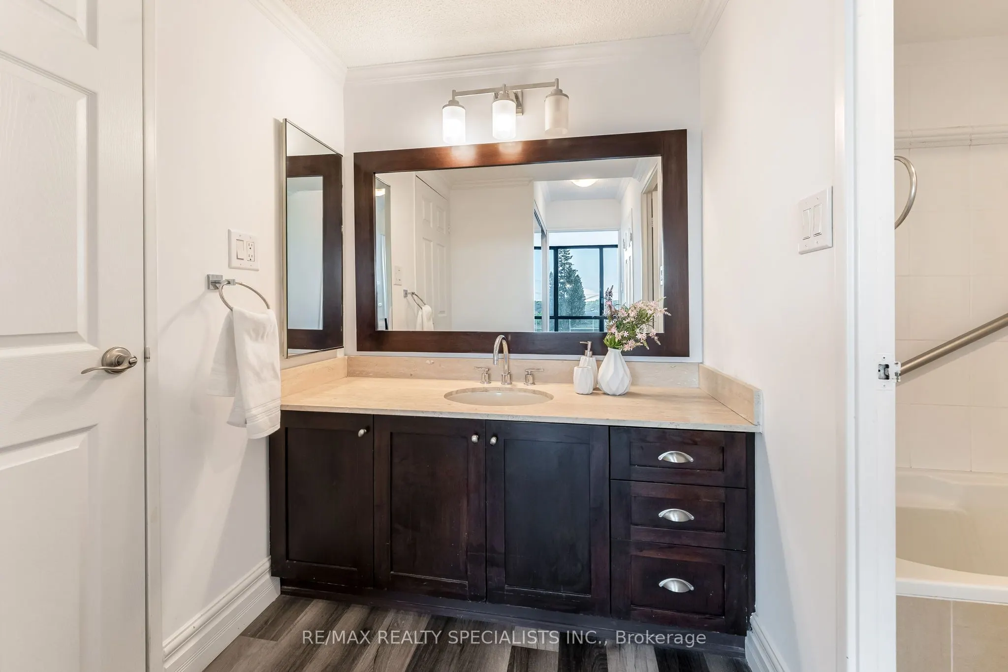 65 Skymark Drive, #201