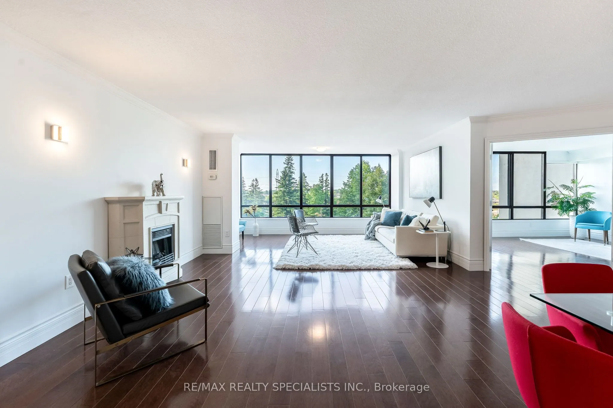 65 Skymark Drive, #201