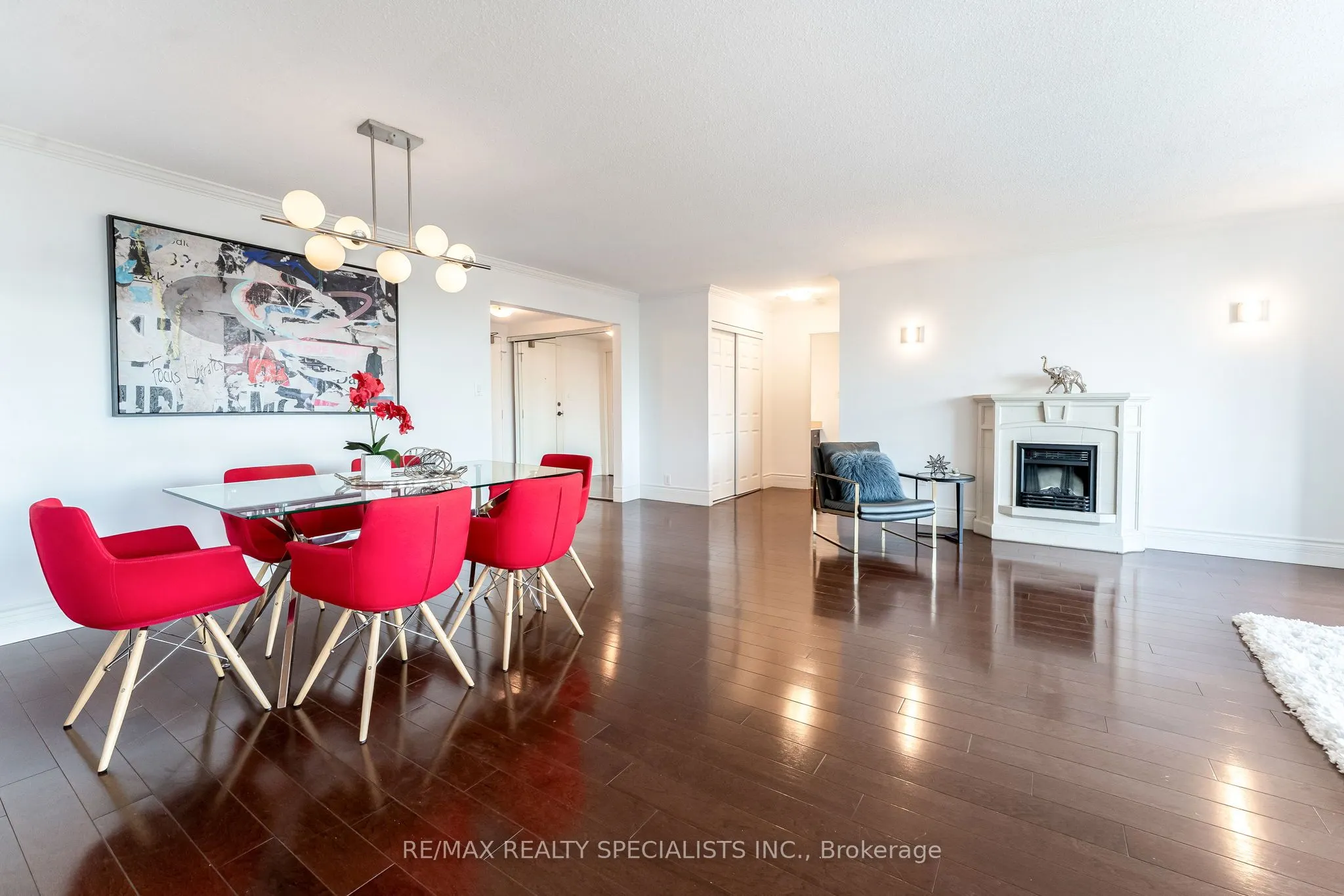 65 Skymark Drive, #201
