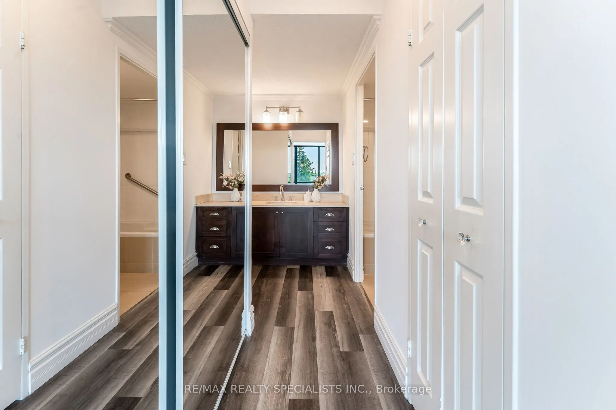 65 Skymark Drive, #201