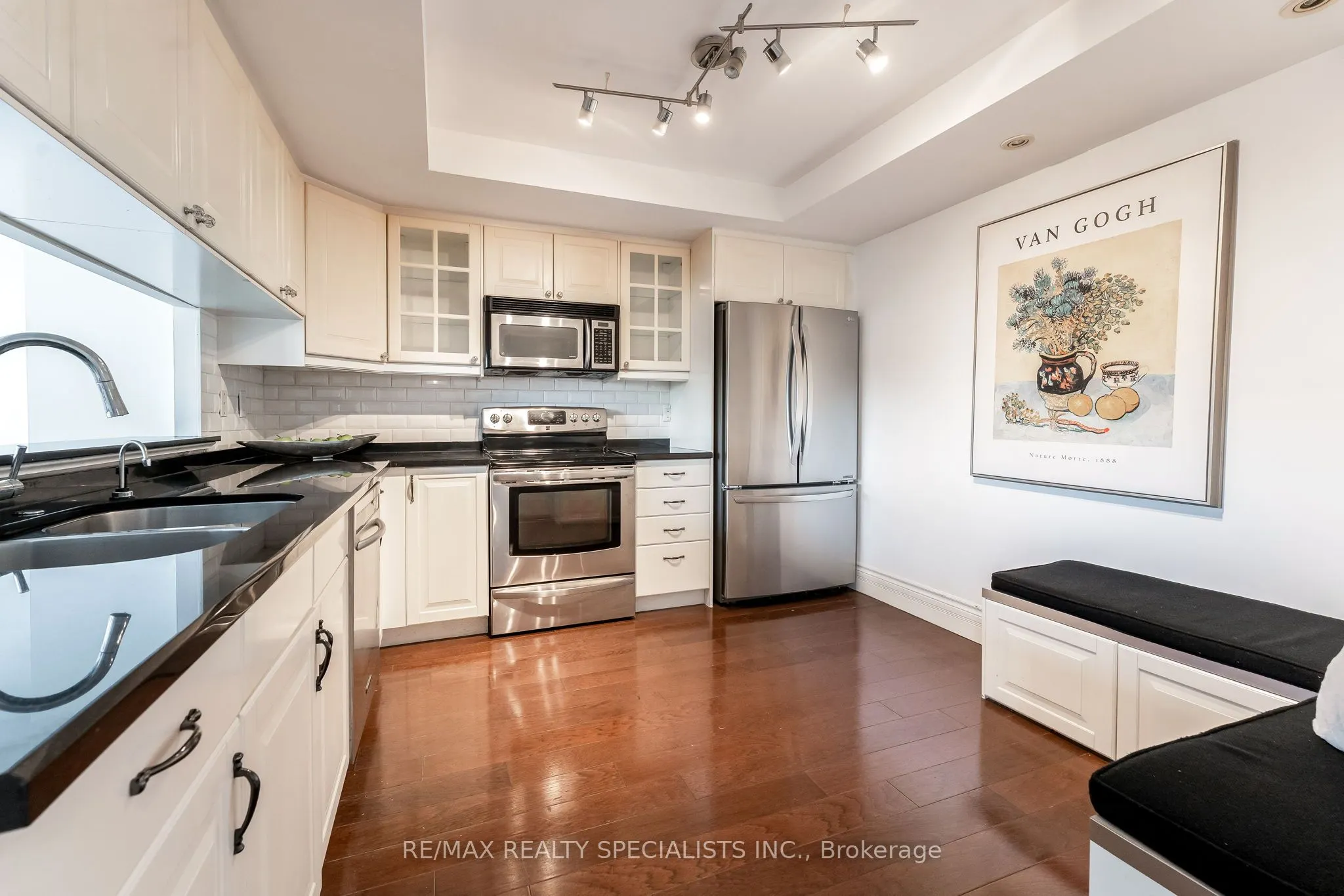 65 Skymark Drive, #201