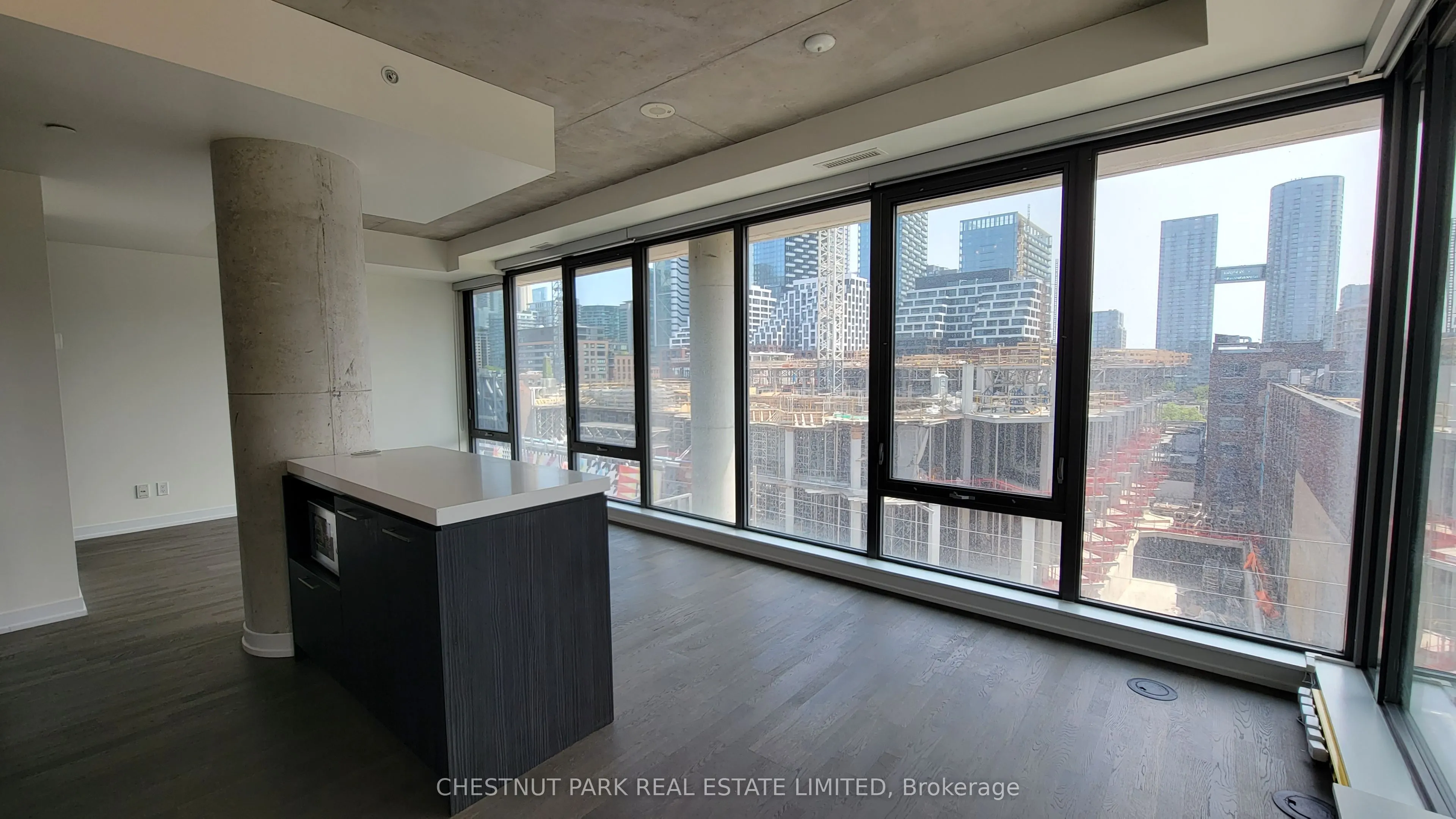 560 King Street W, #612