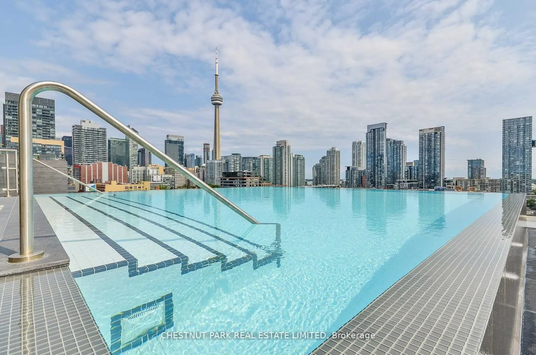 560 King Street W, #612