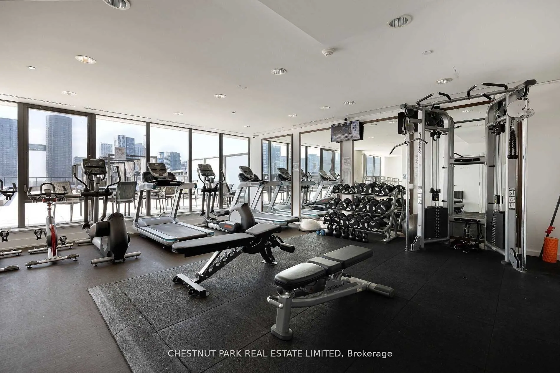 560 King Street W, #612