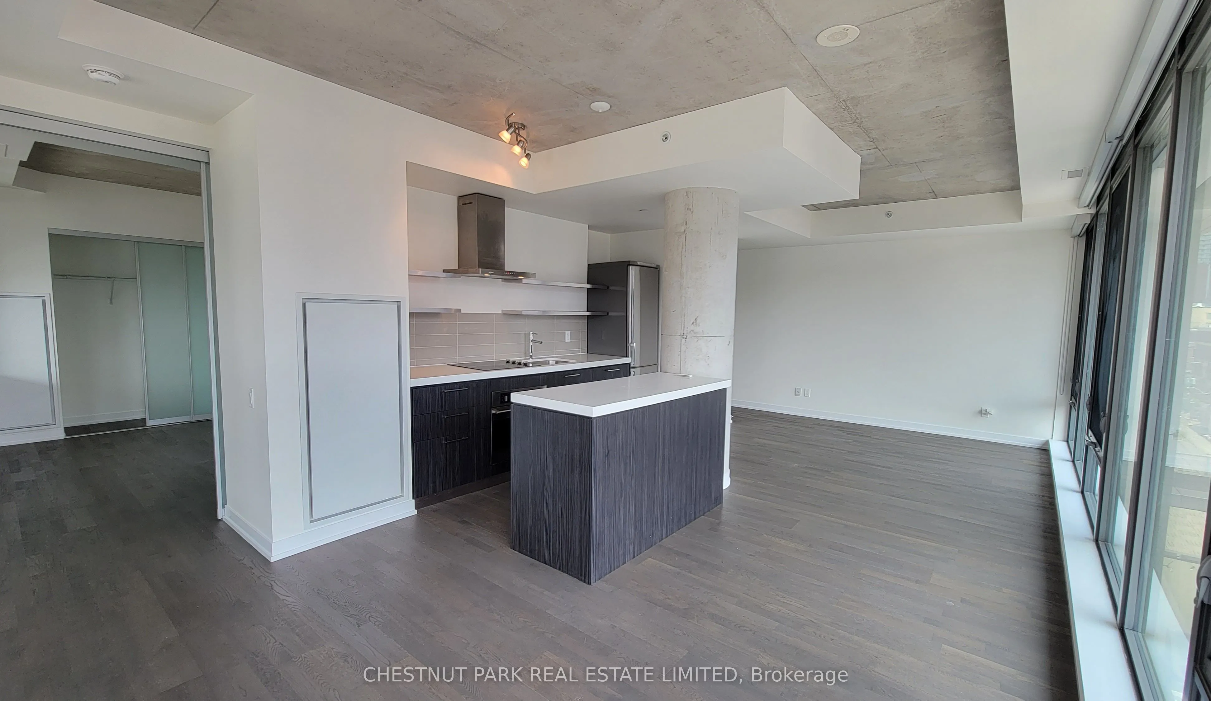 560 King Street W, #612
