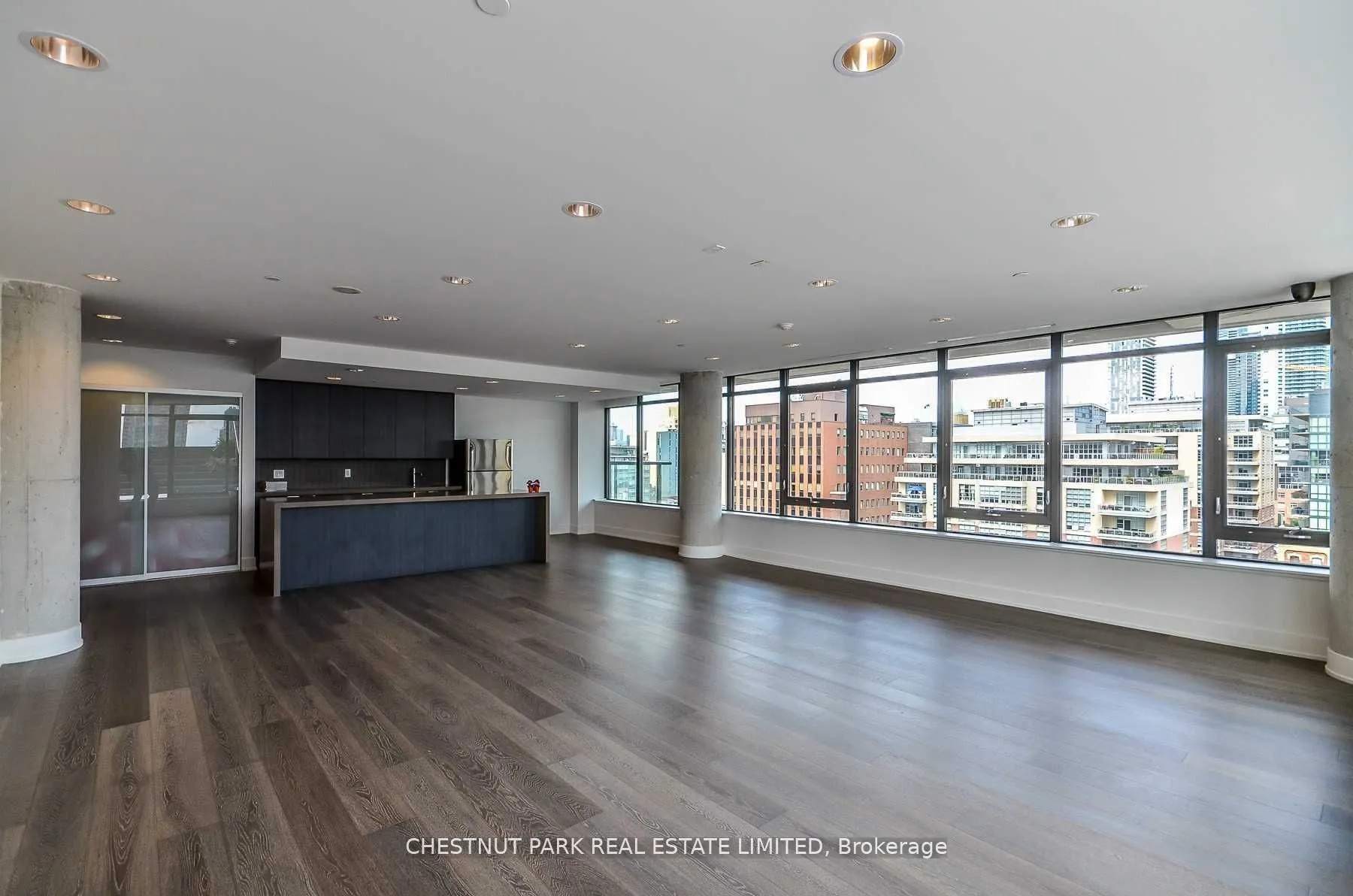 560 King Street W, #612
