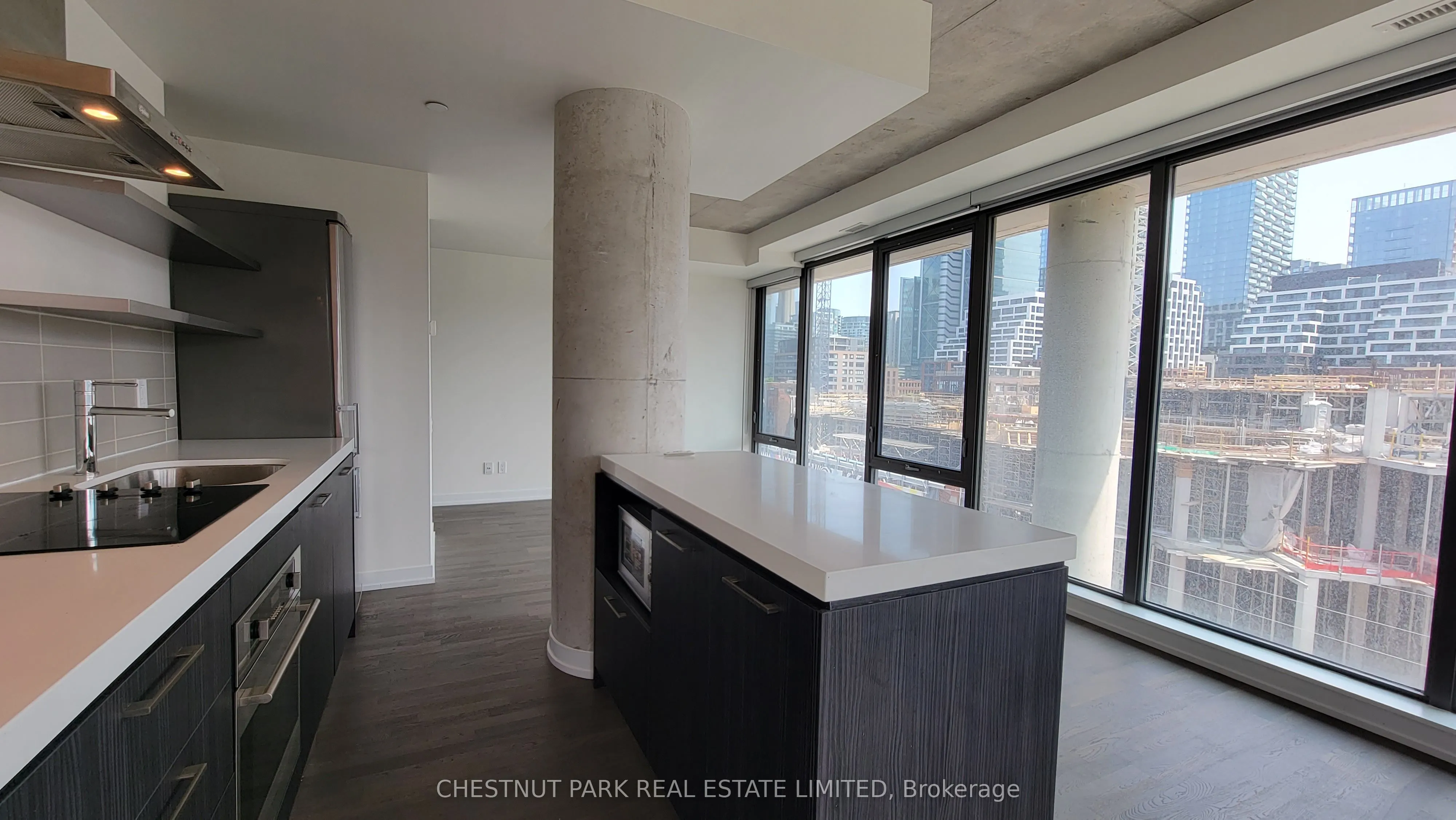 560 King Street W, #612