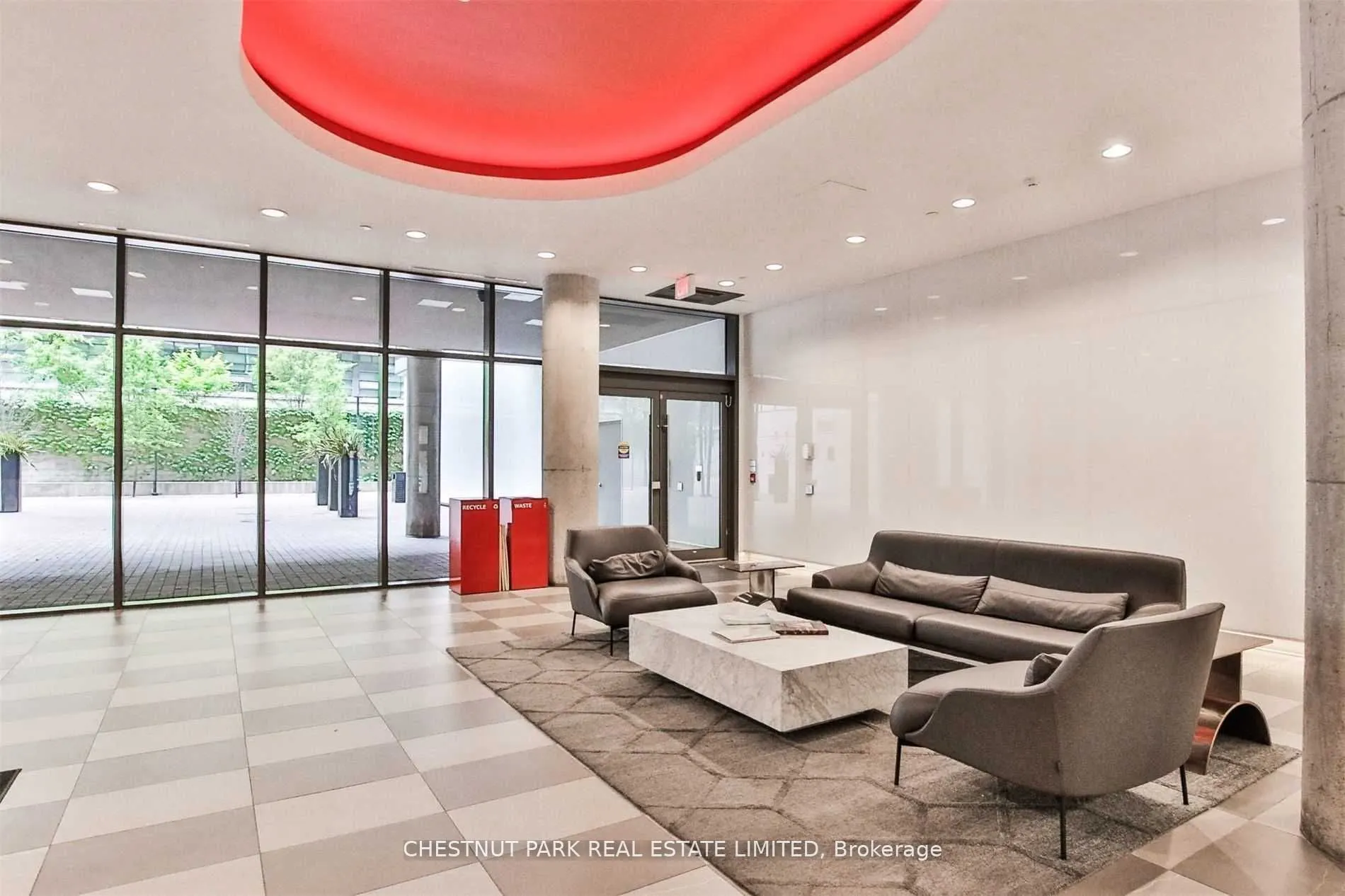 560 King Street W, #612