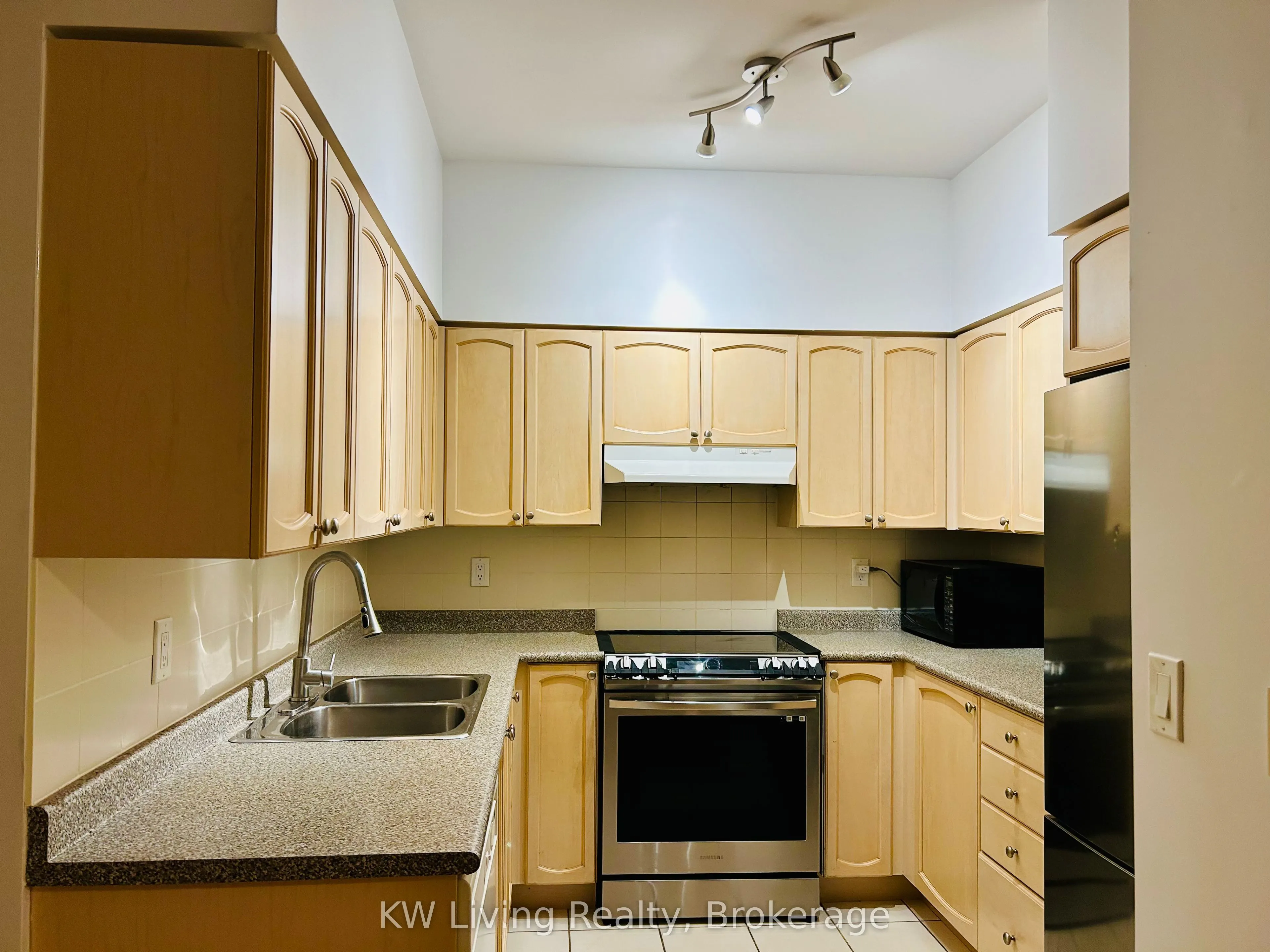 219 Fort York Boulevard, #2512
