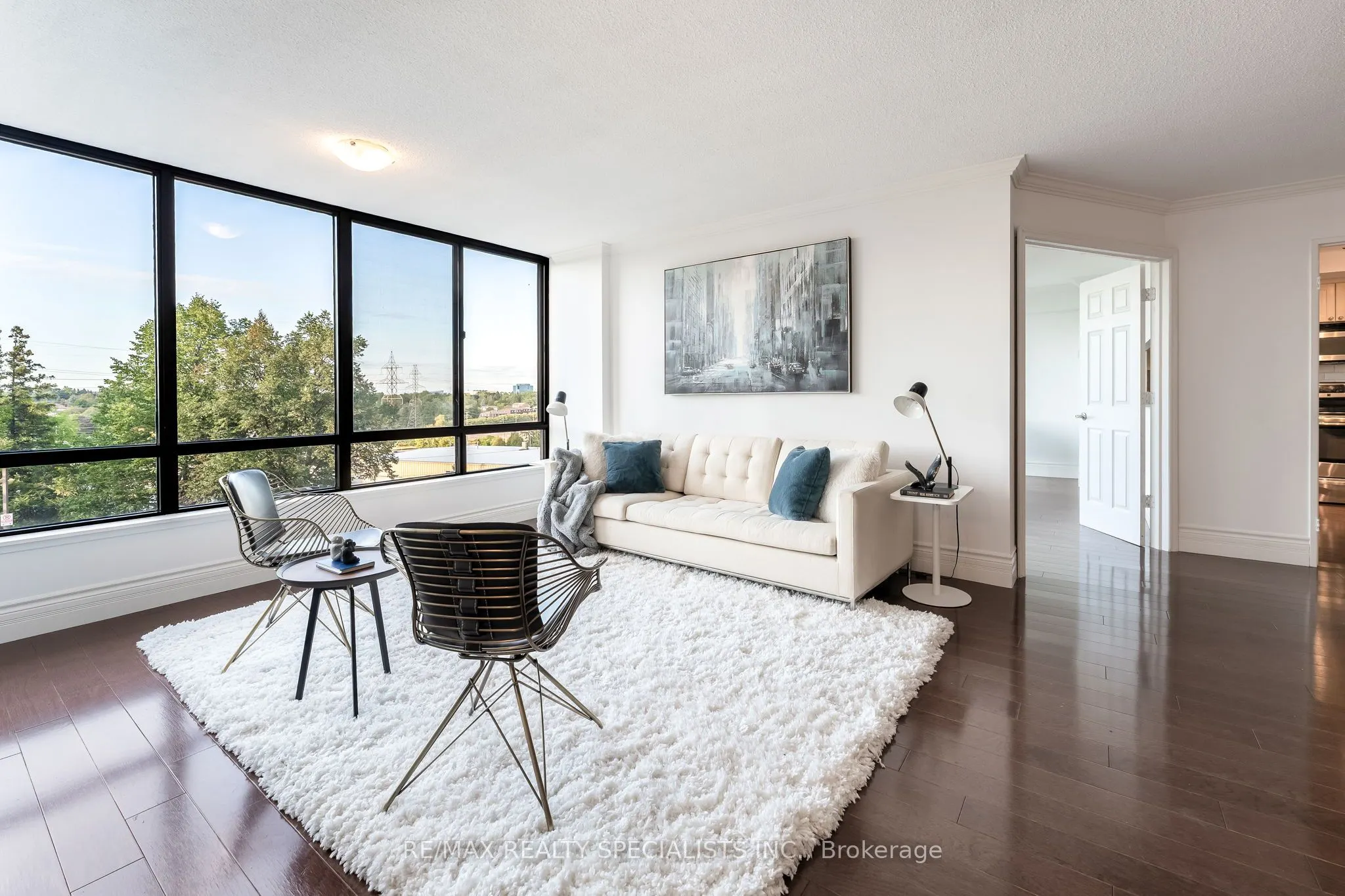 65 Skymark Drive, #201