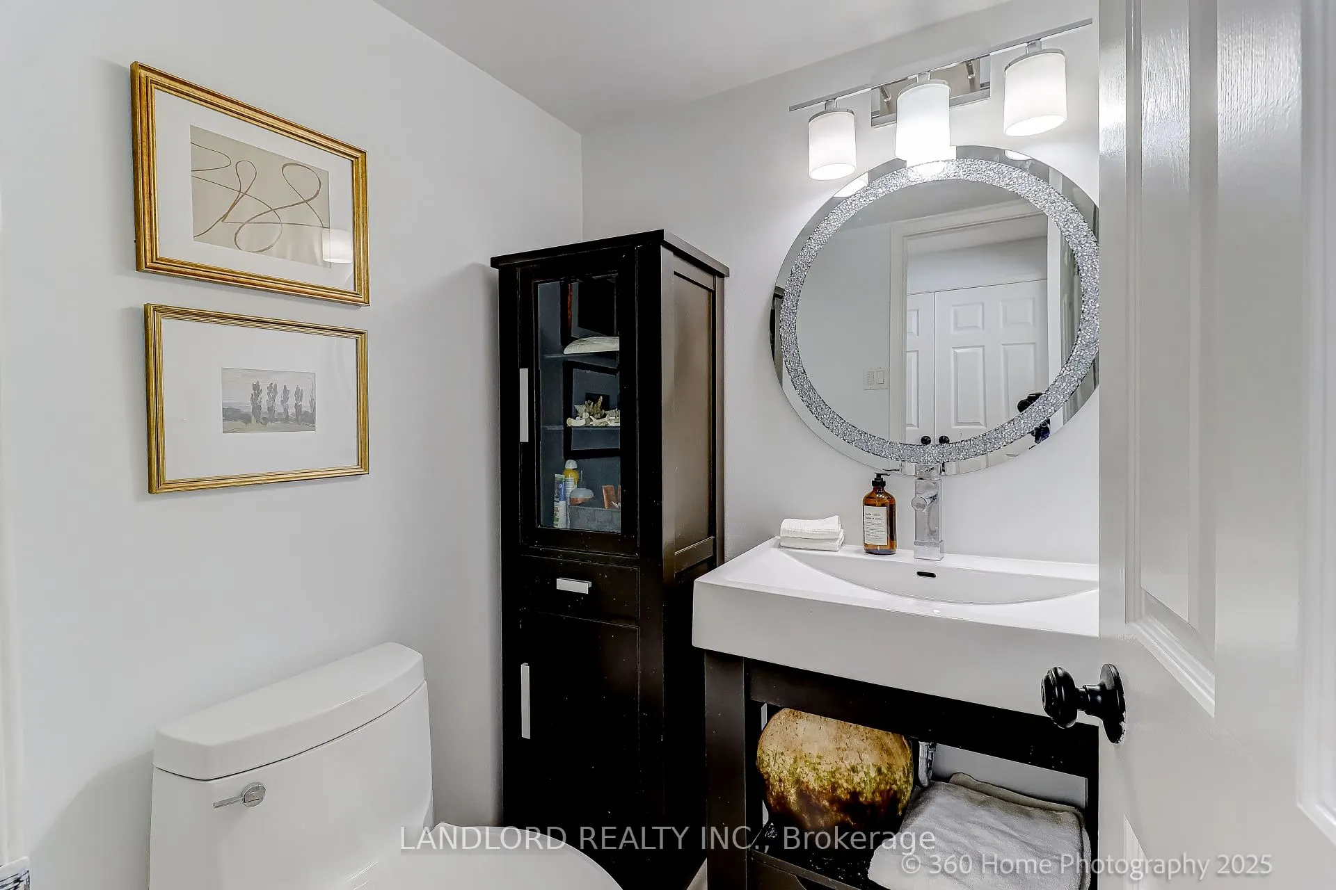 360 Bloor Street E, #207
