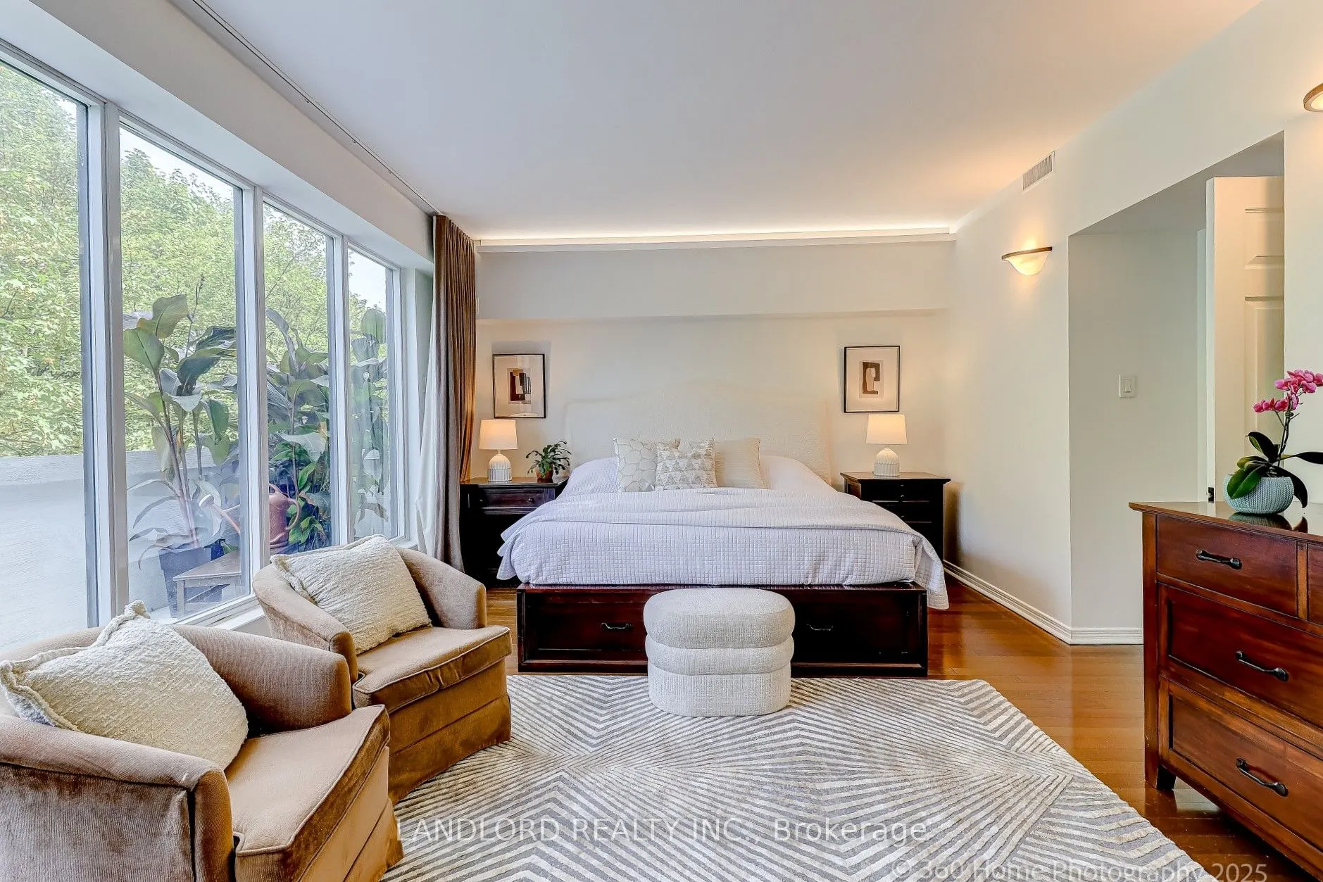 360 Bloor Street E, #207