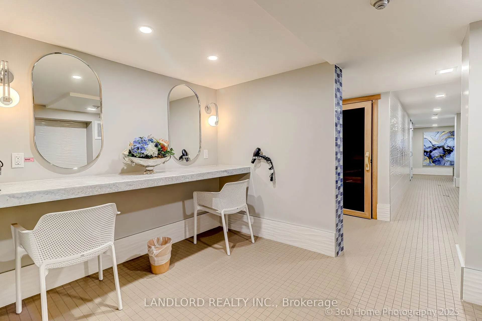 360 Bloor Street E, #207