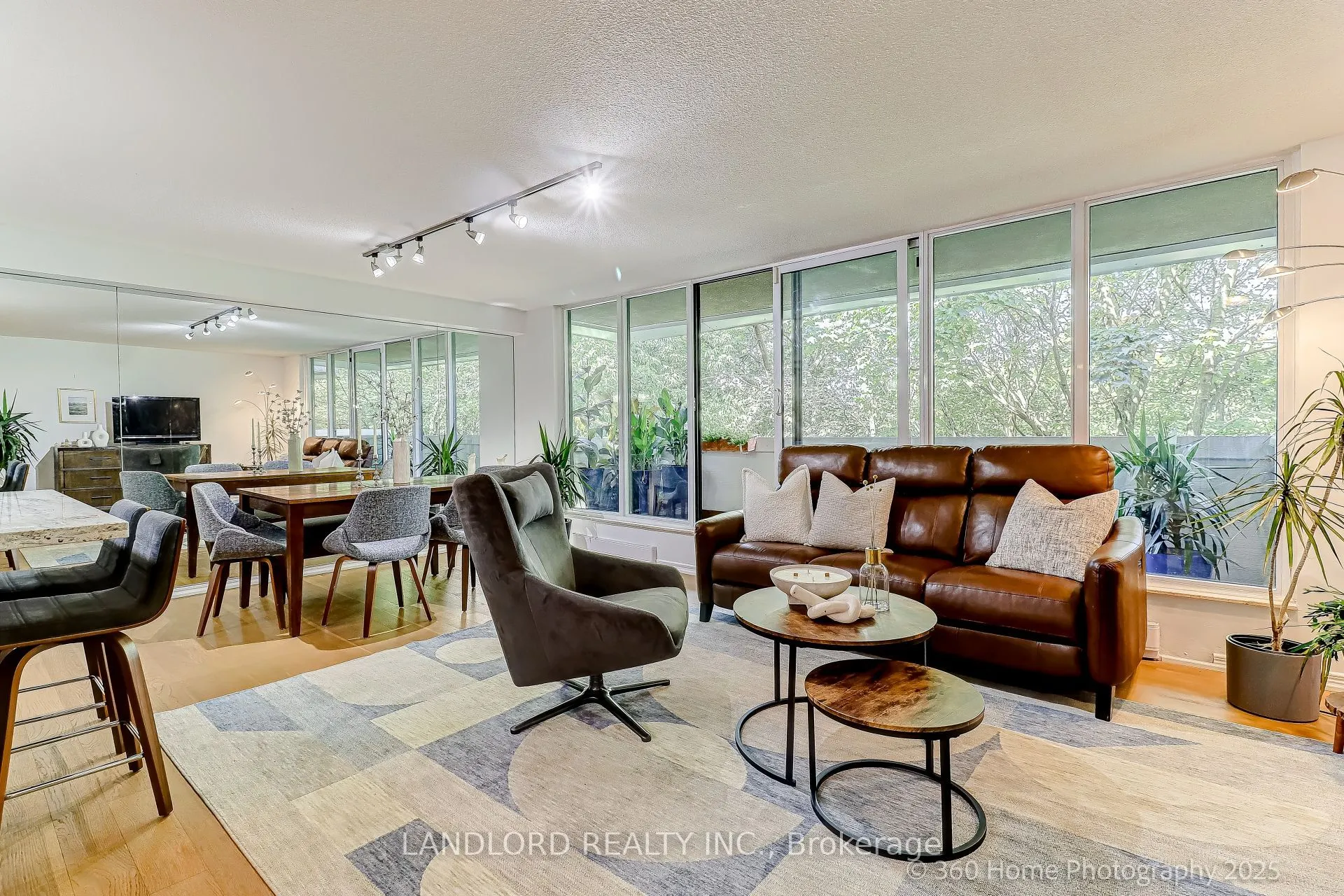360 Bloor Street E, #207