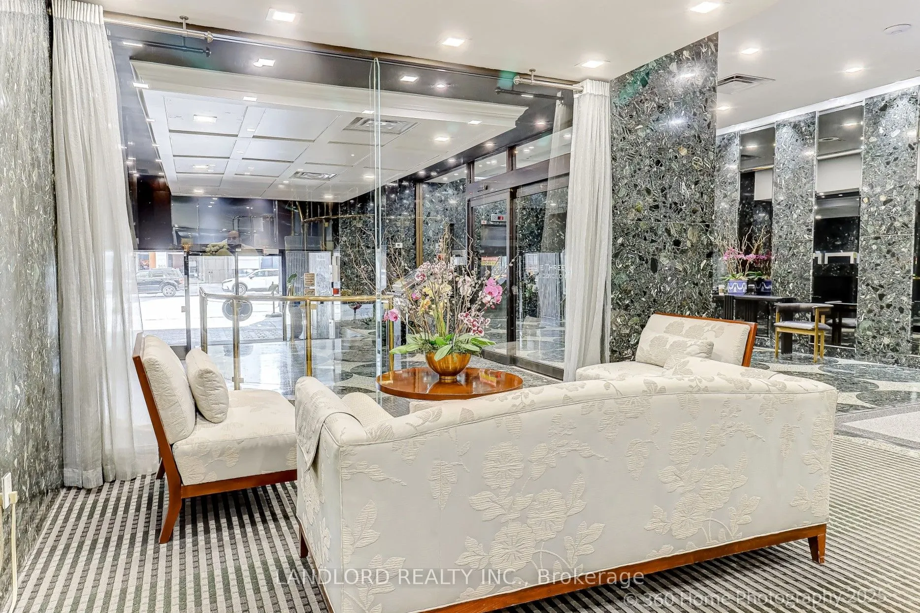 360 Bloor Street E, #207
