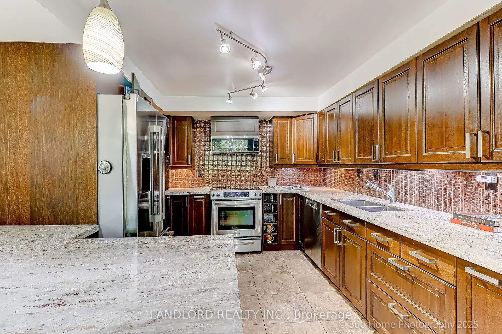 360 Bloor Street E, #207
