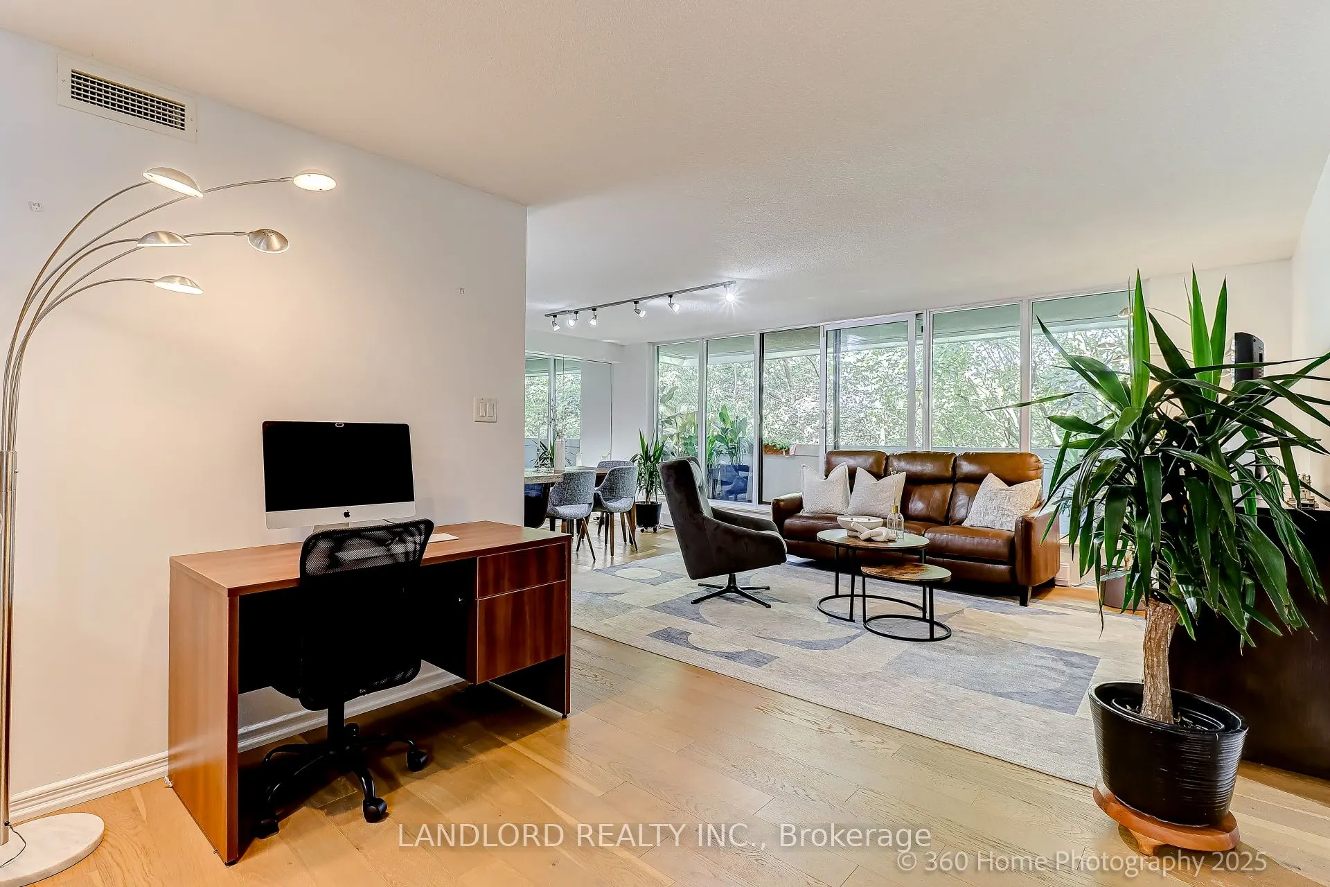 360 Bloor Street E, #207