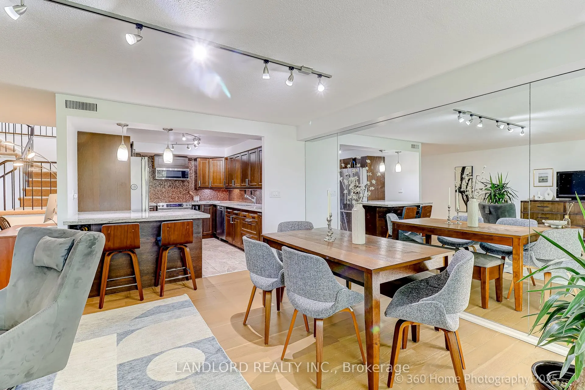 360 Bloor Street E, #207