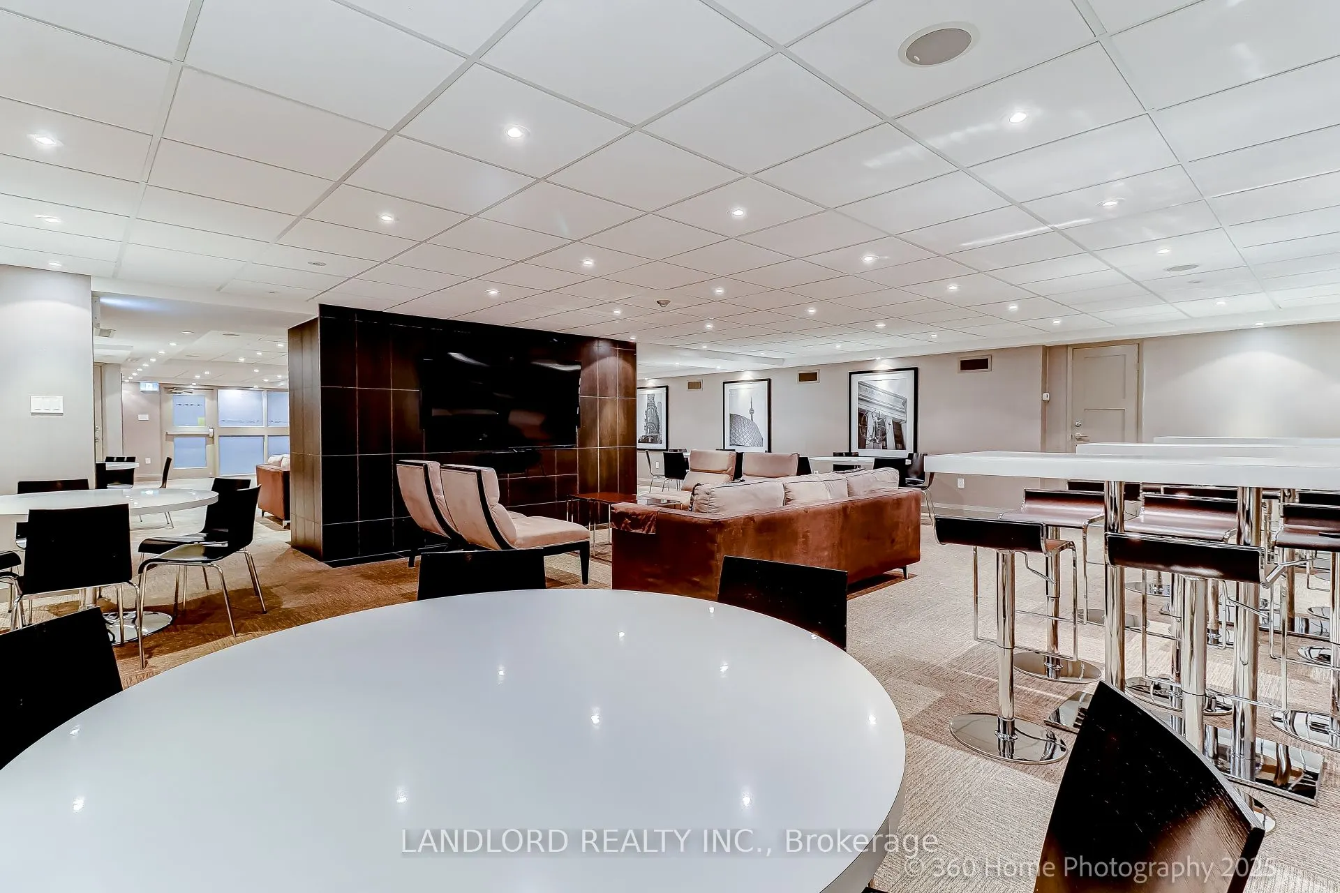 360 Bloor Street E, #207