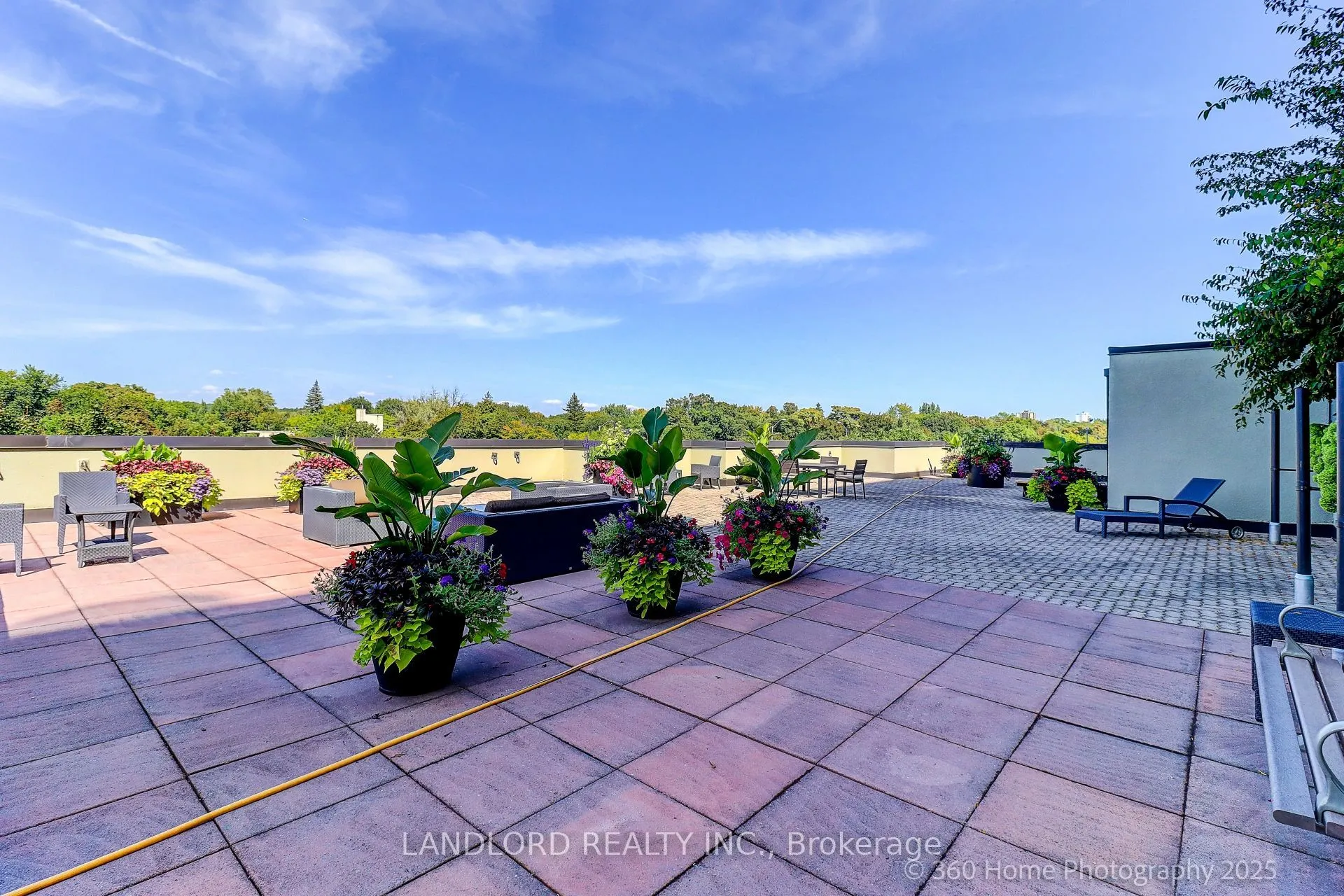 360 Bloor Street E, #207