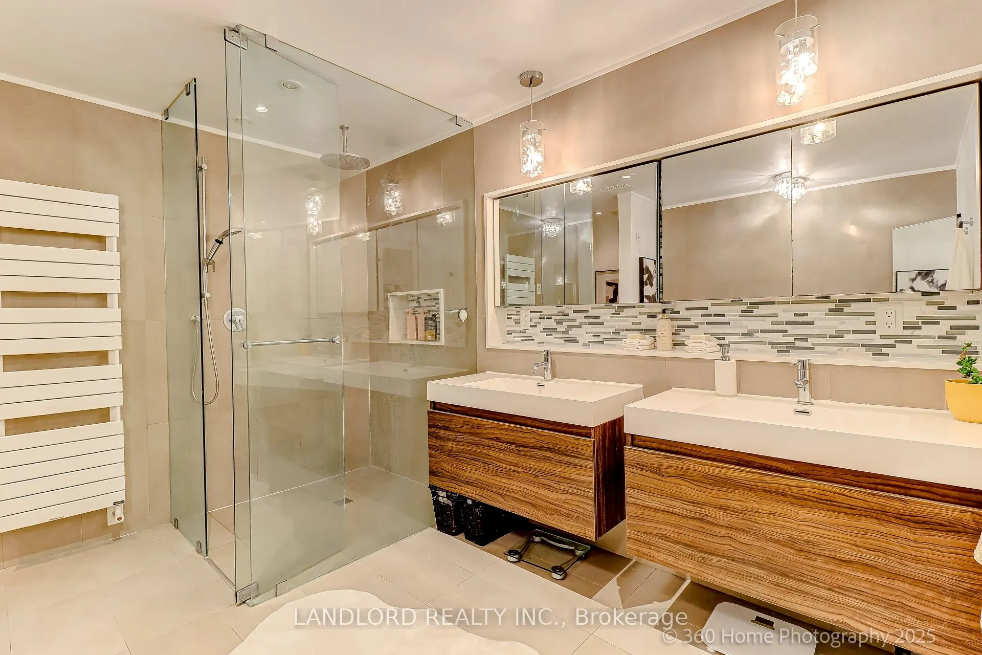 360 Bloor Street E, #207
