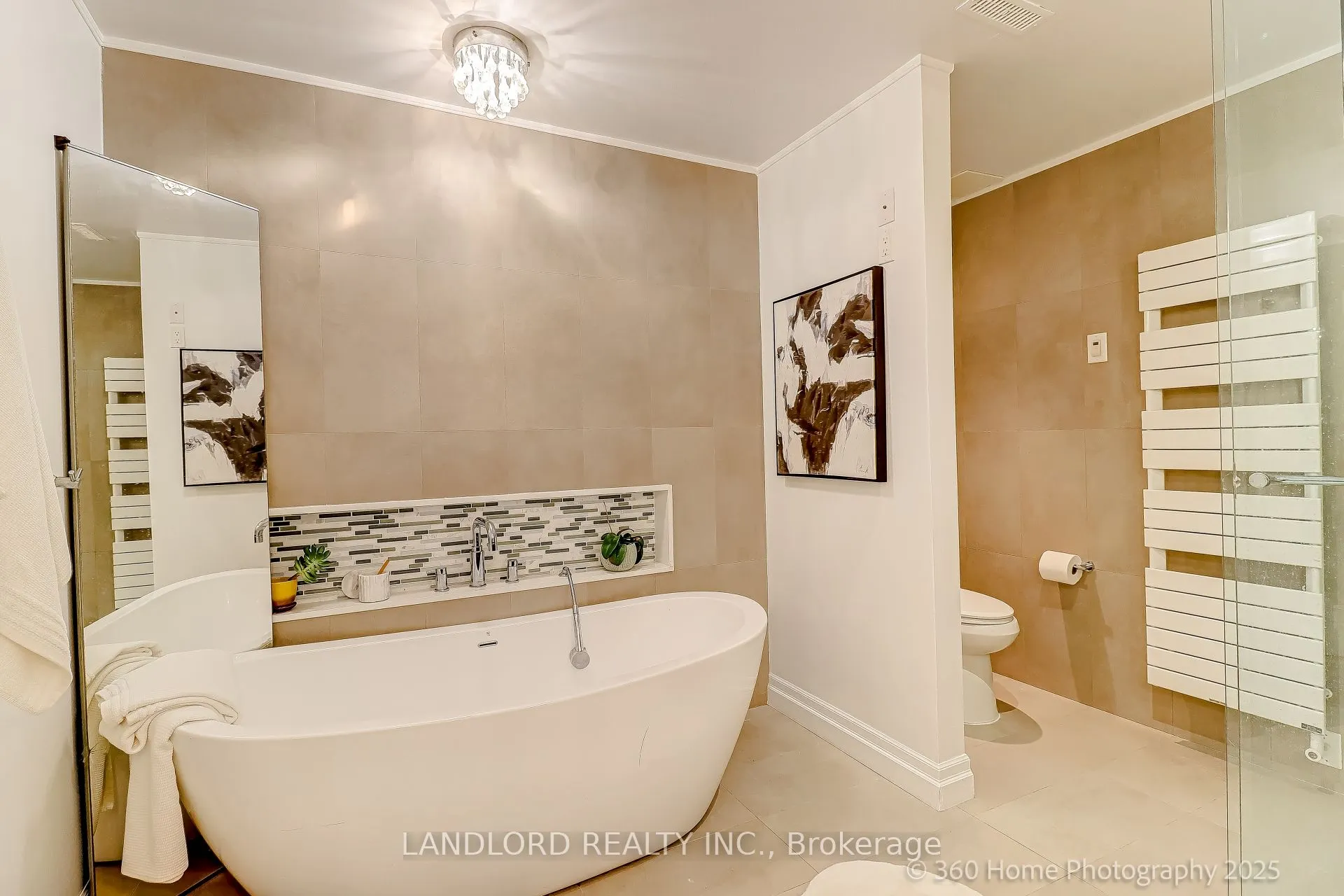 360 Bloor Street E, #207