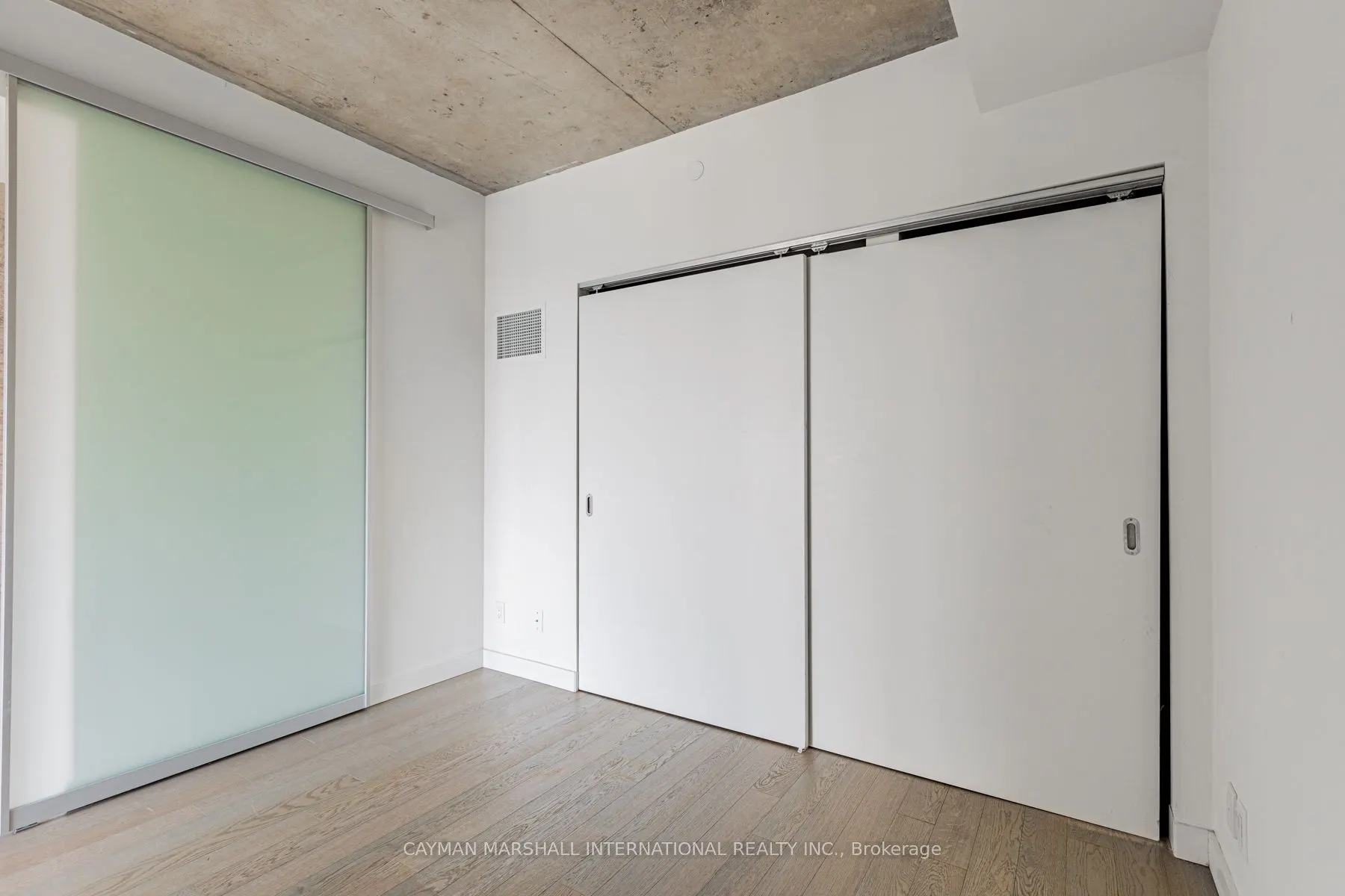 111 Bathurst Street, #708