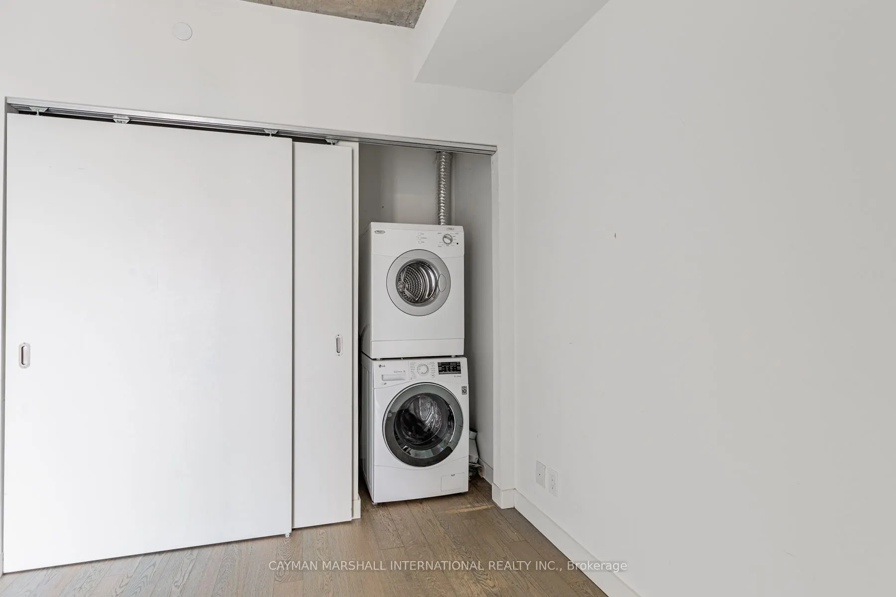 111 Bathurst Street, #708