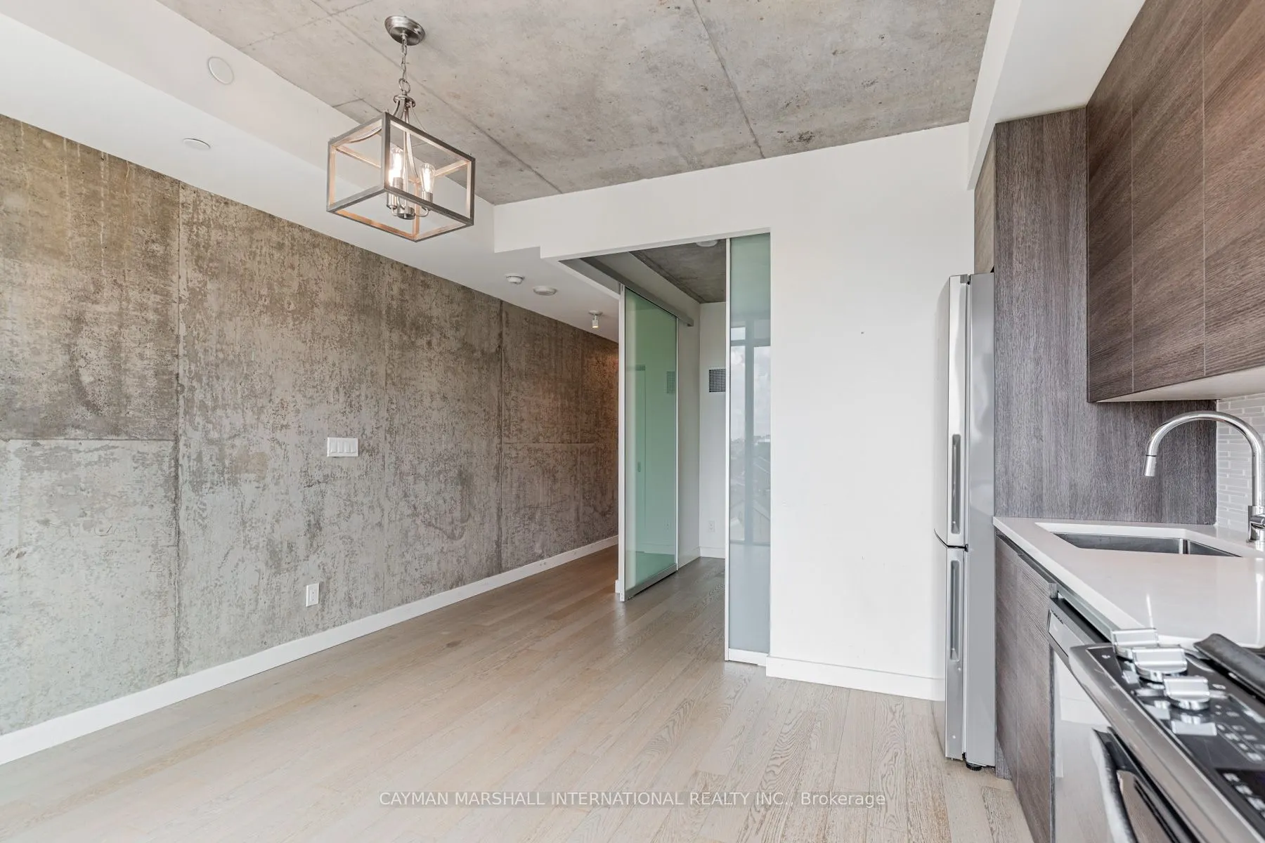 111 Bathurst Street, #708