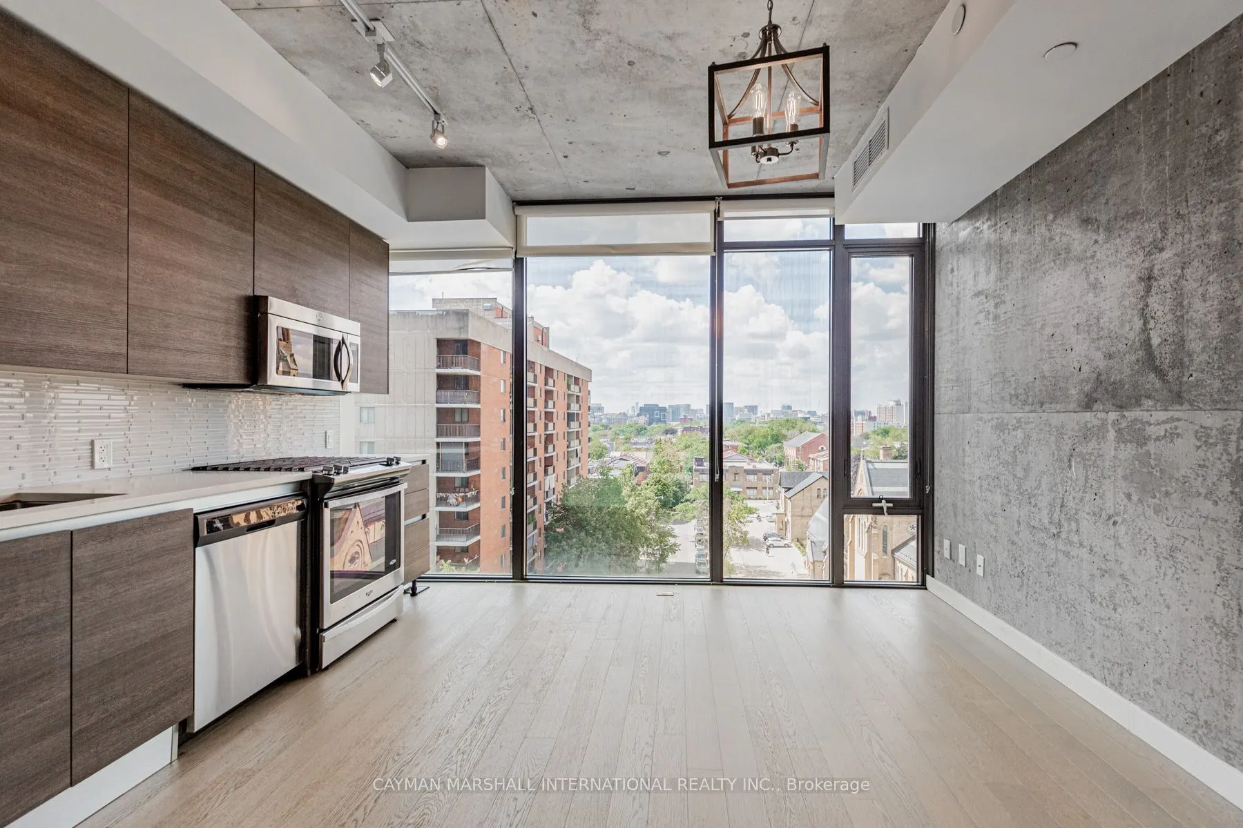 111 Bathurst Street, #708