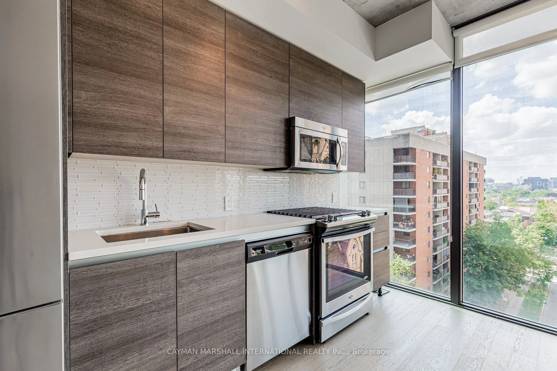 111 Bathurst Street, #708